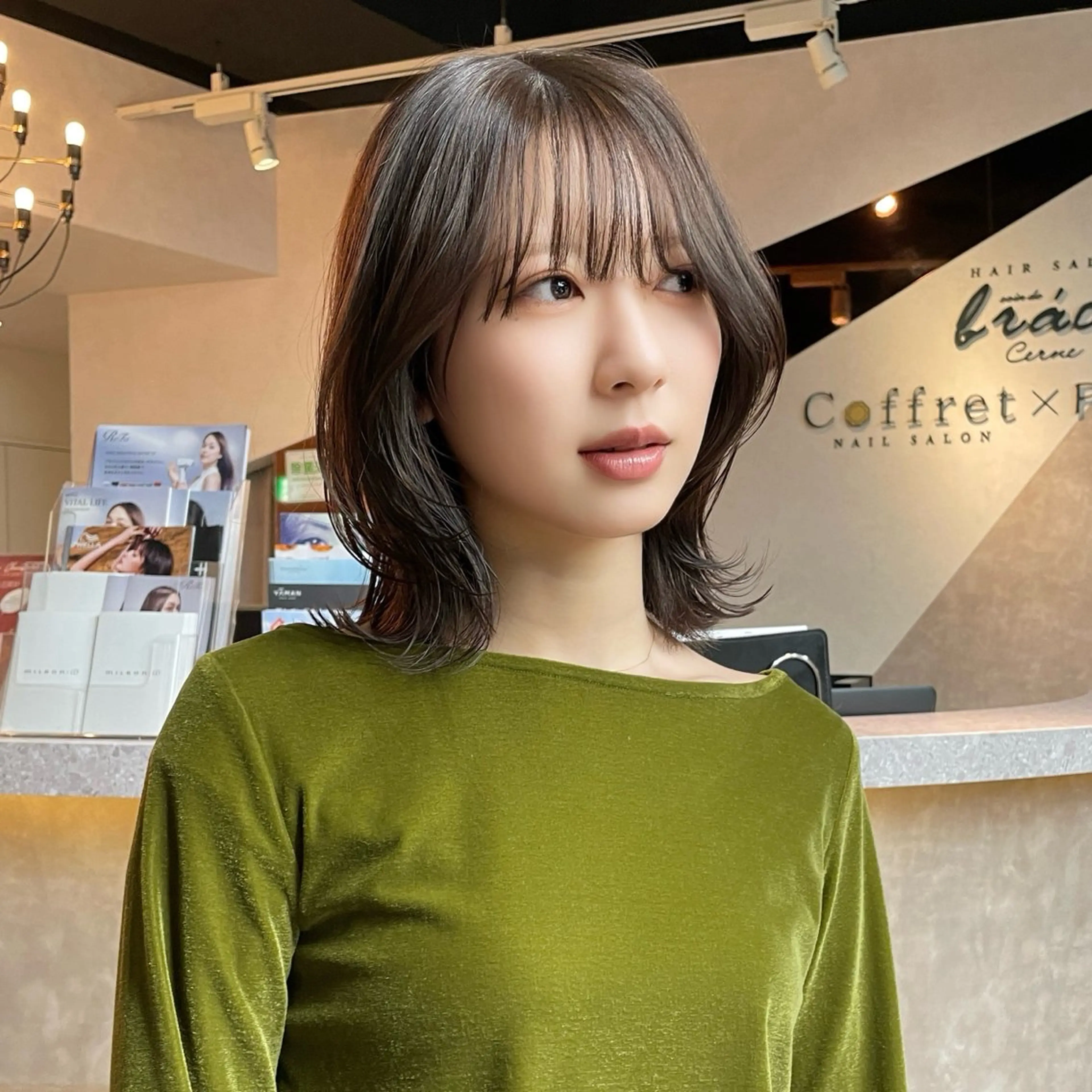 ミディアム カラー カット ヘアカラー トリートメント 透明感/ベージュ/ 艶髪/ボブ🫧門脇由のヘアスタイル