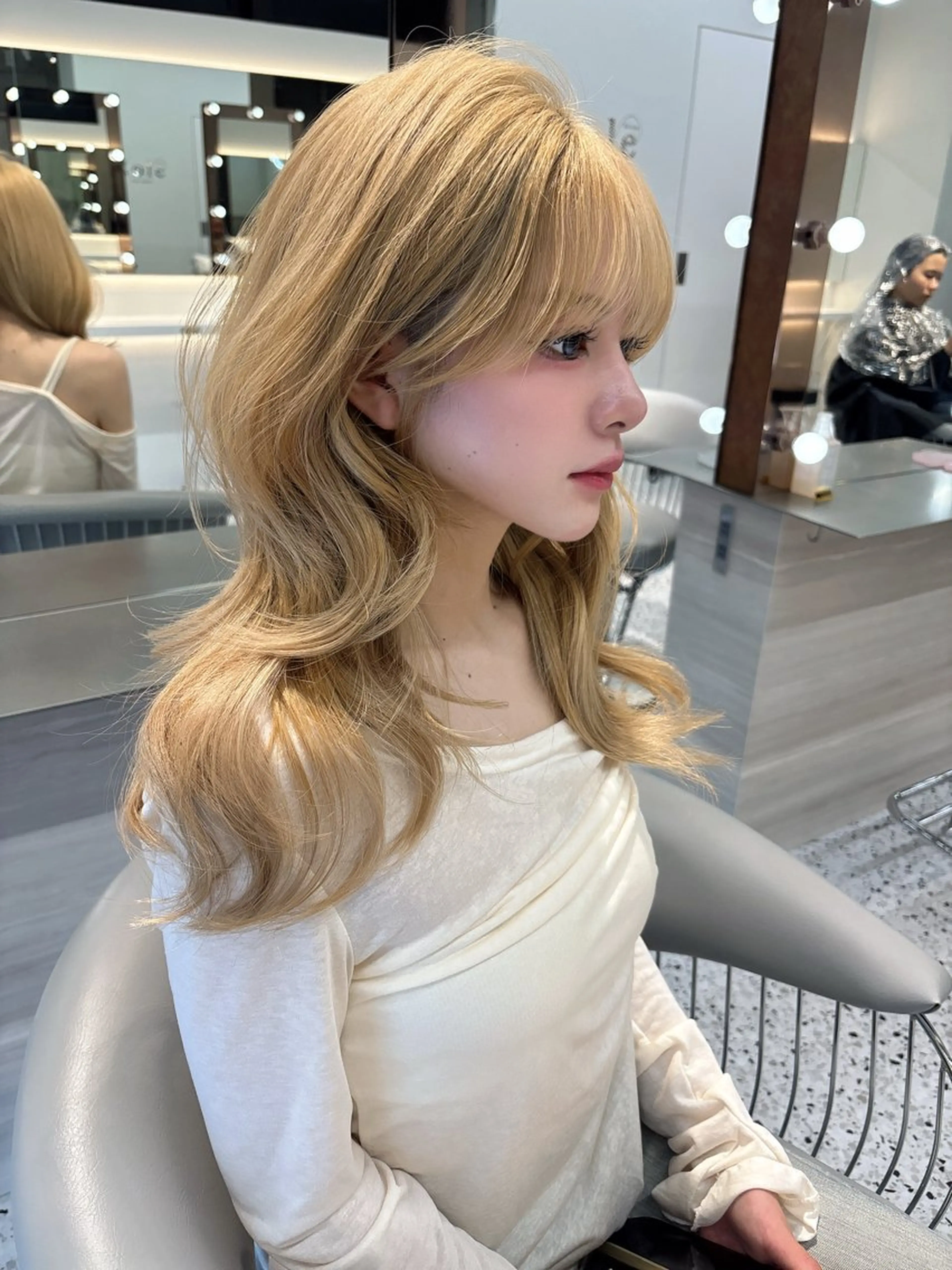 ミディアム ヘアカラー rina／ベージュ ワンホン/韓国ヘアのヘアスタイル