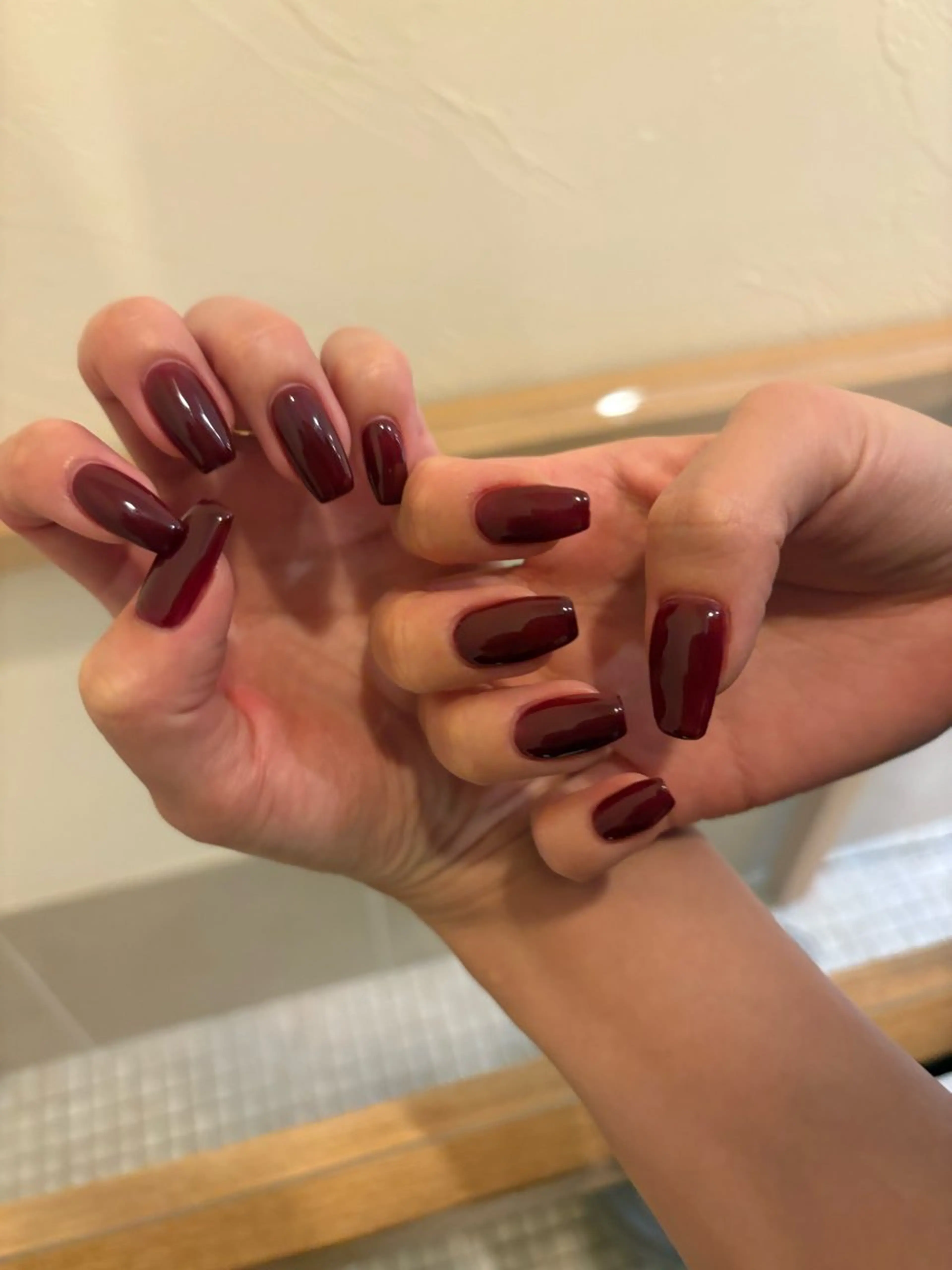 ネイル ワンカラーネイル glowé Runaのネイルデザイン