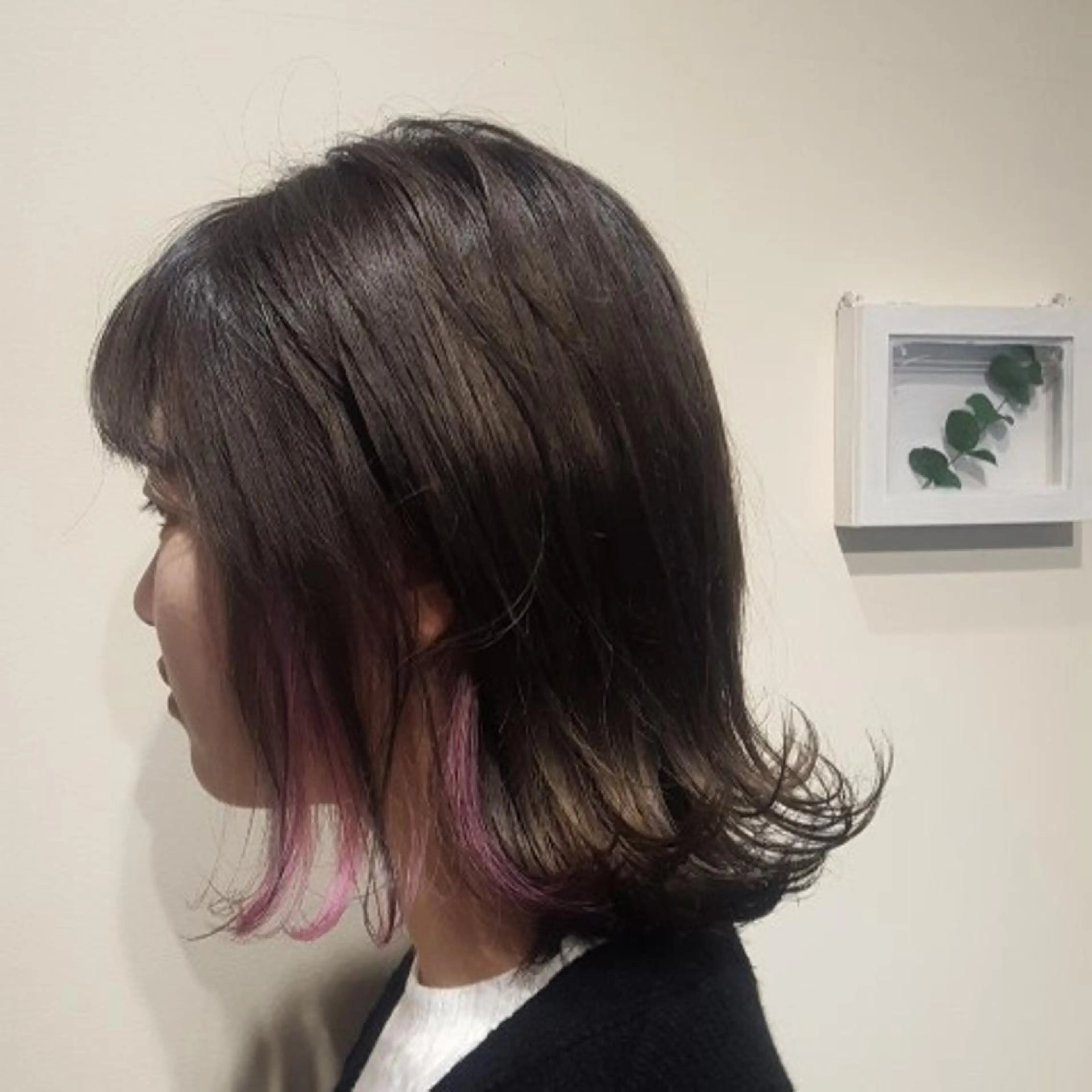 カラー インナーカラー ピンクカラー 尾野 恭平のヘアスタイル