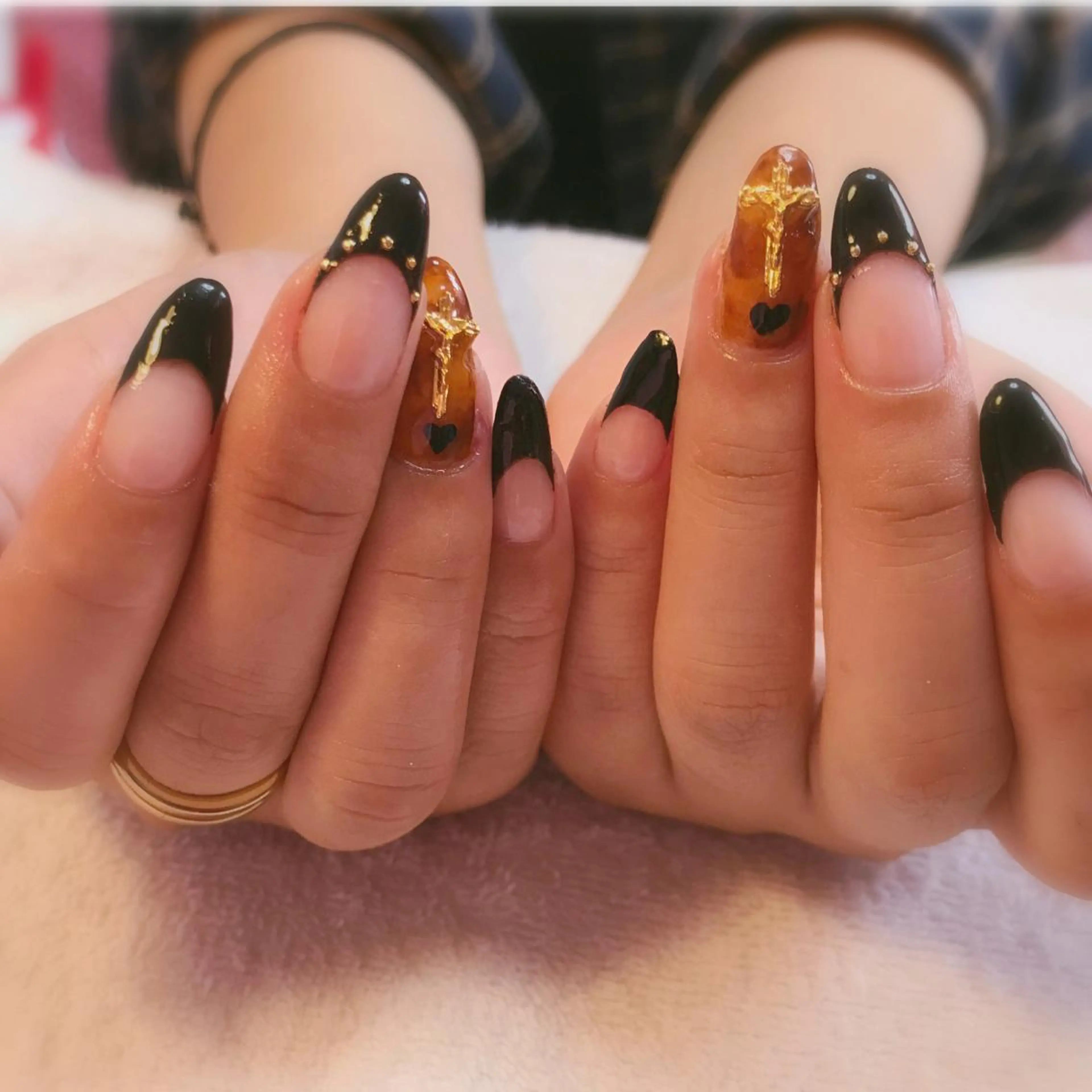 ネイル べっ甲ネイル フレンチネイル Era nailのネイルデザイン