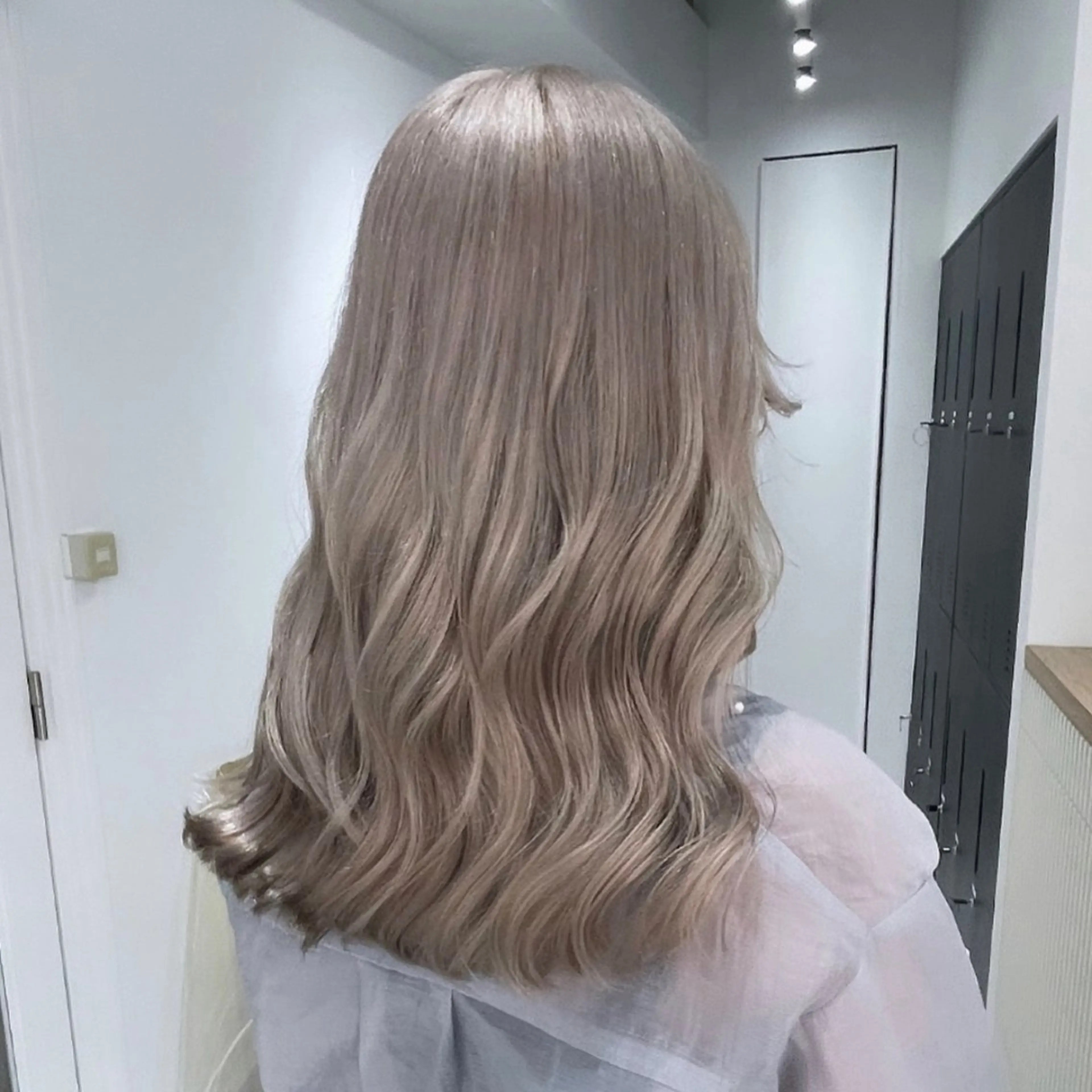 ミディアム カラー グレージュ ヘアカラー 💍ダメージ最小限 ブリーチ/ちさと💍のヘアスタイル