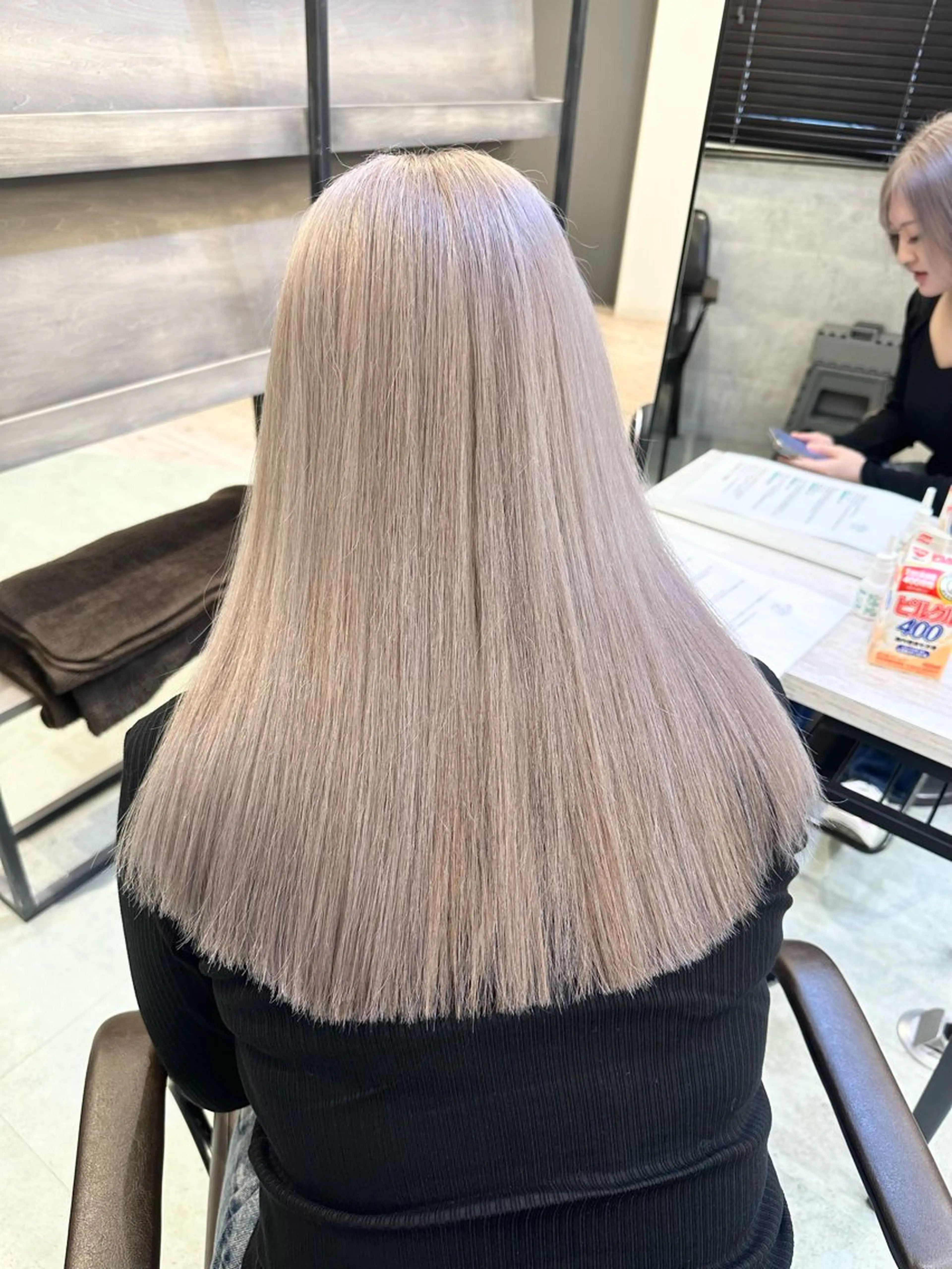 ❤️‍🔥3月限定❤️‍🔥 人複雑履歴、黒染め履歴、ムラ修正に◎ブリーチ(2回)+カラー＋プチトリートメント付きの写真