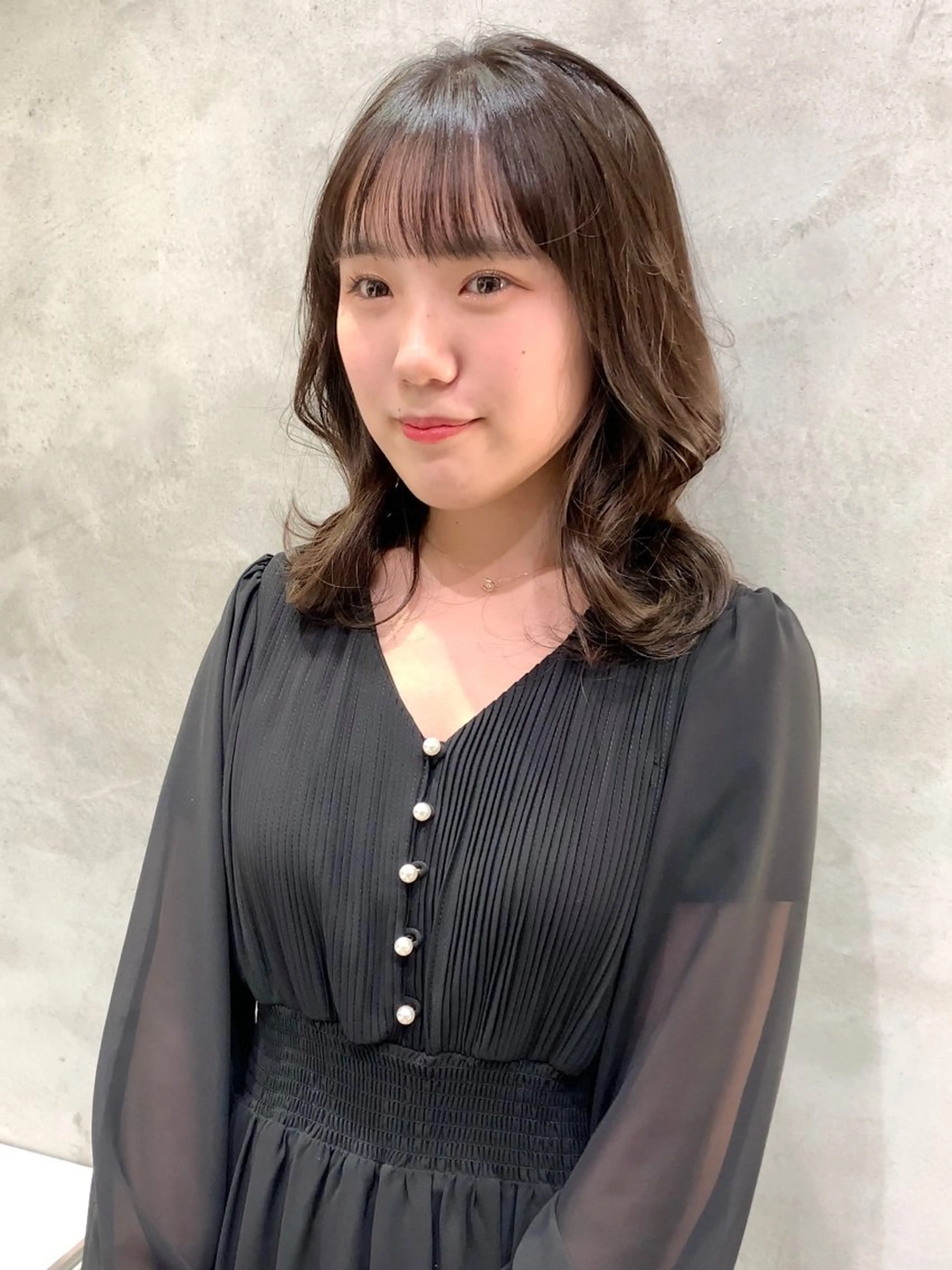 ミディアム カラー くびれヘア カット ヘアカラー ✨コテ巻き風パーマ ✨川合佑哉のヘアスタイル