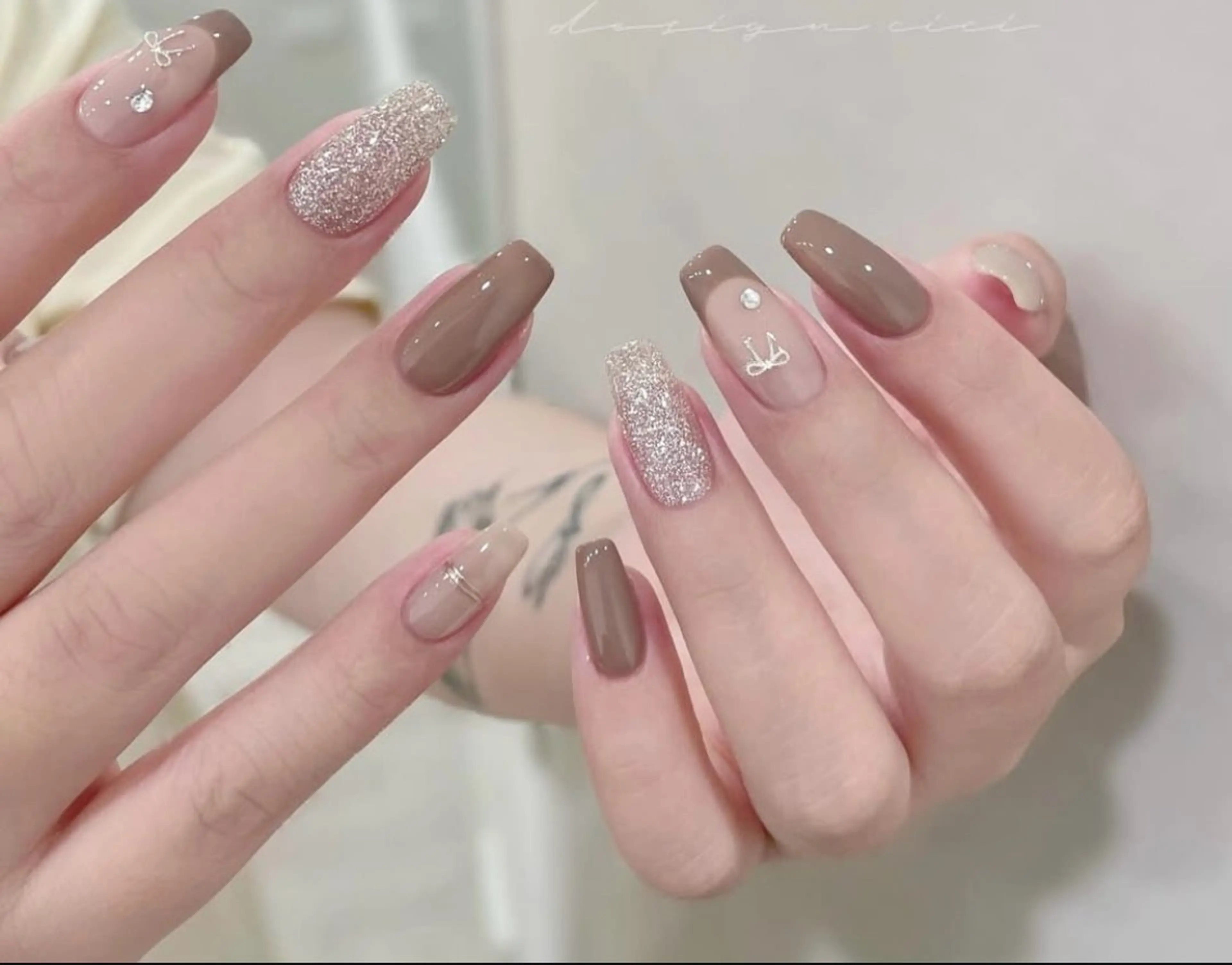 ネイル 持ち込み JISOO ANA.CHUOのネイルデザイン