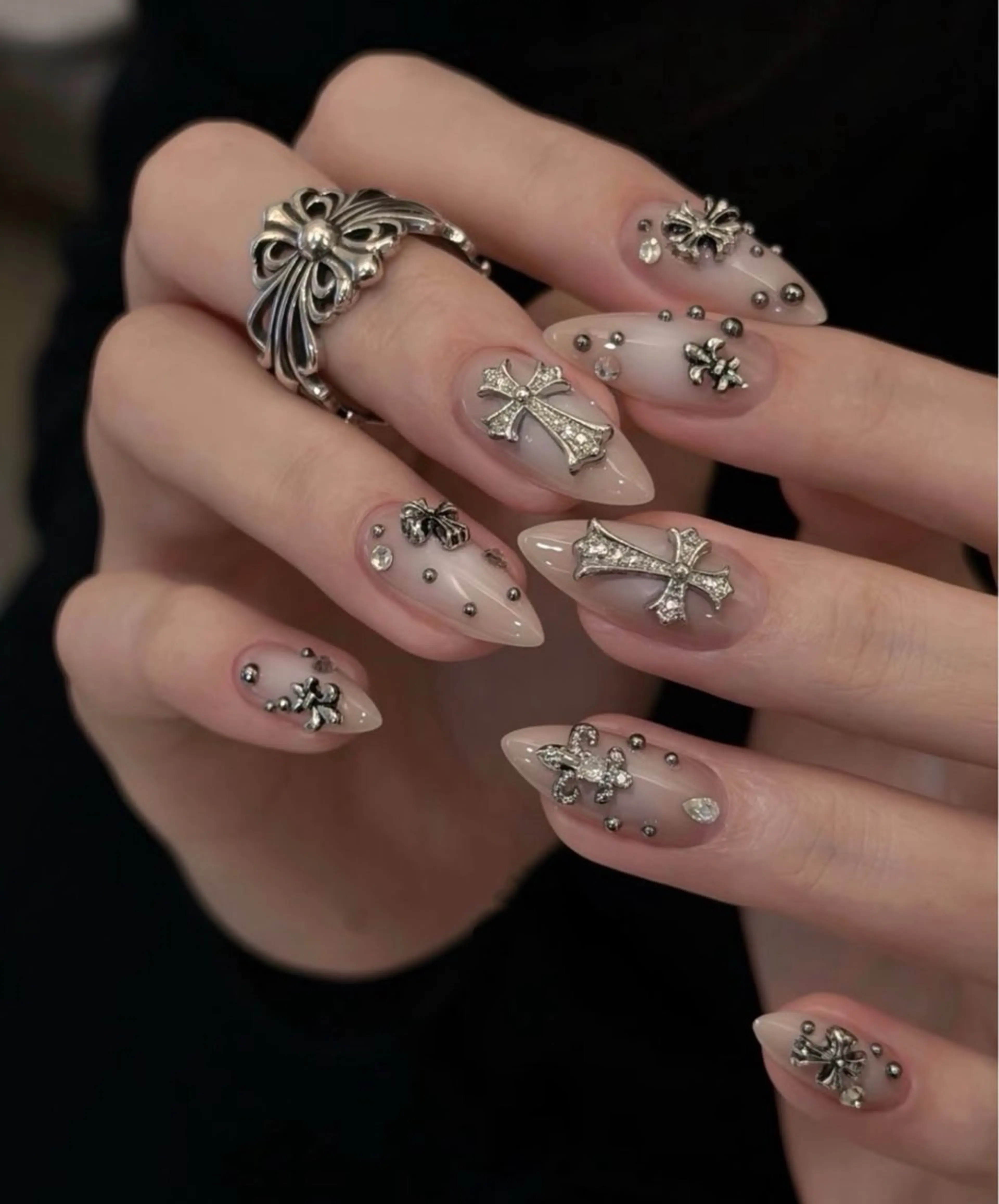 ネイル バ ヤリカクのネイルデザイン