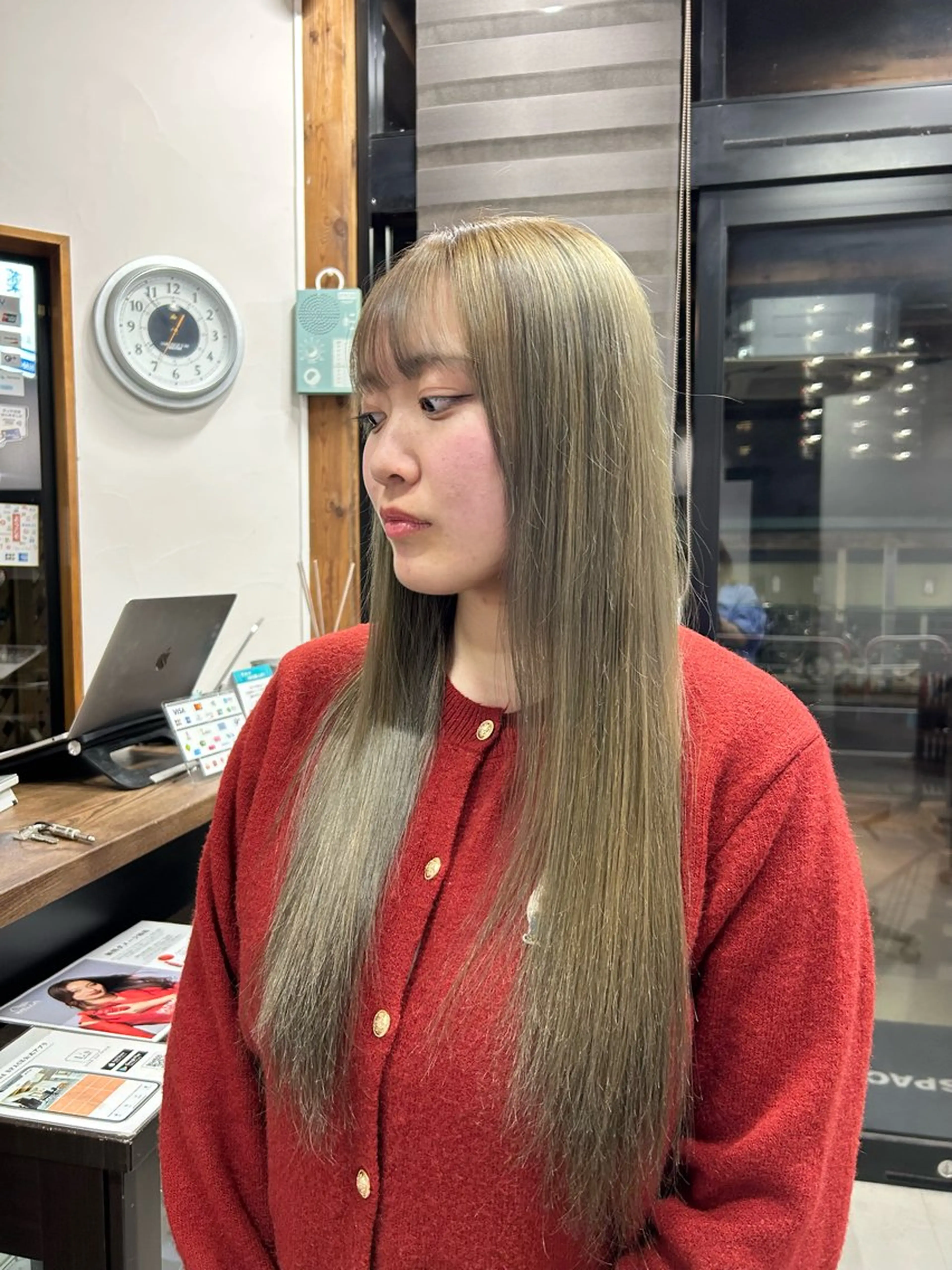 ロング カラー ベージュカラー ダブルカラー オリーブベージュ ROUIS/ mioのヘアスタイル