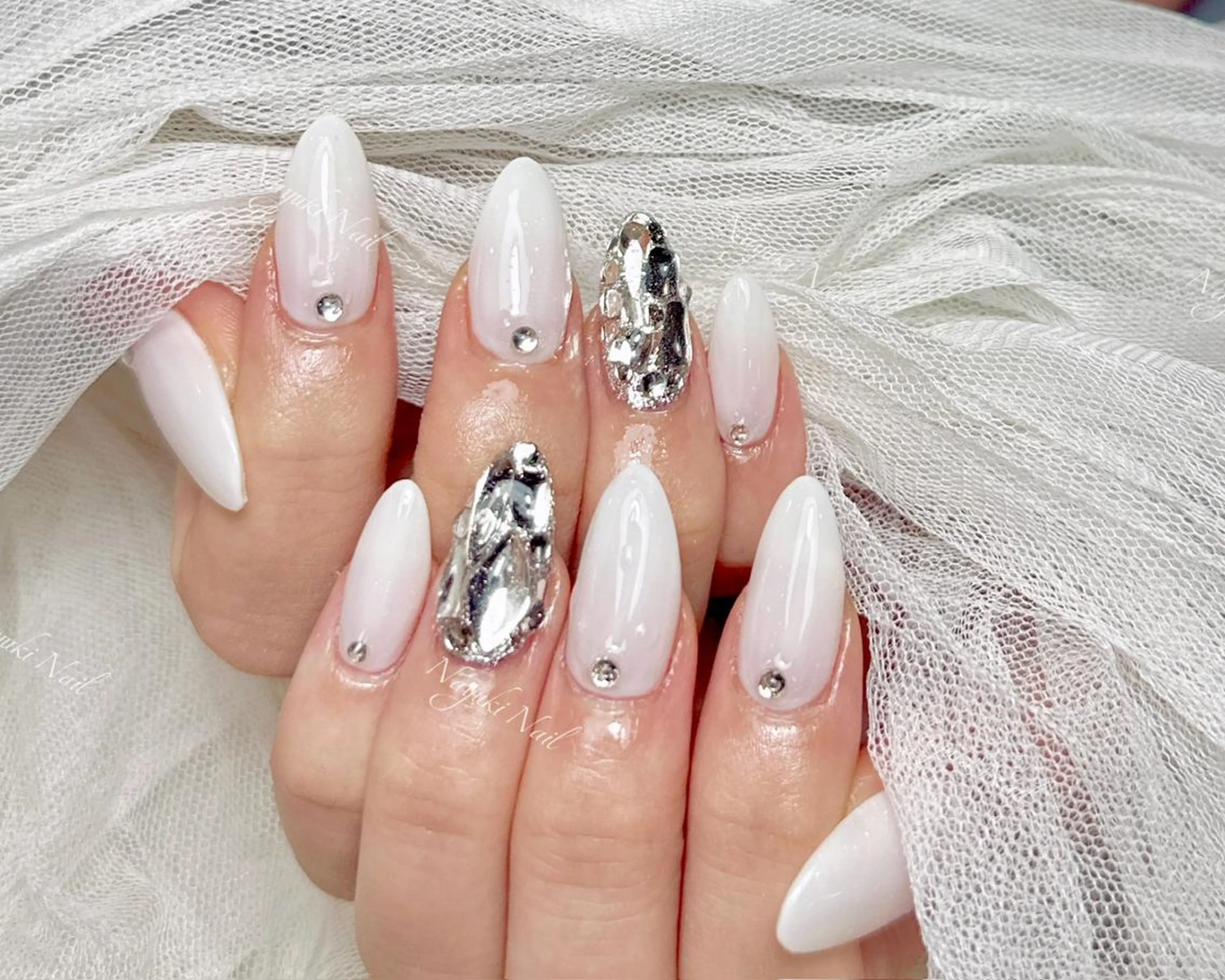 ネイル 🦋 Queenieのネイルデザイン