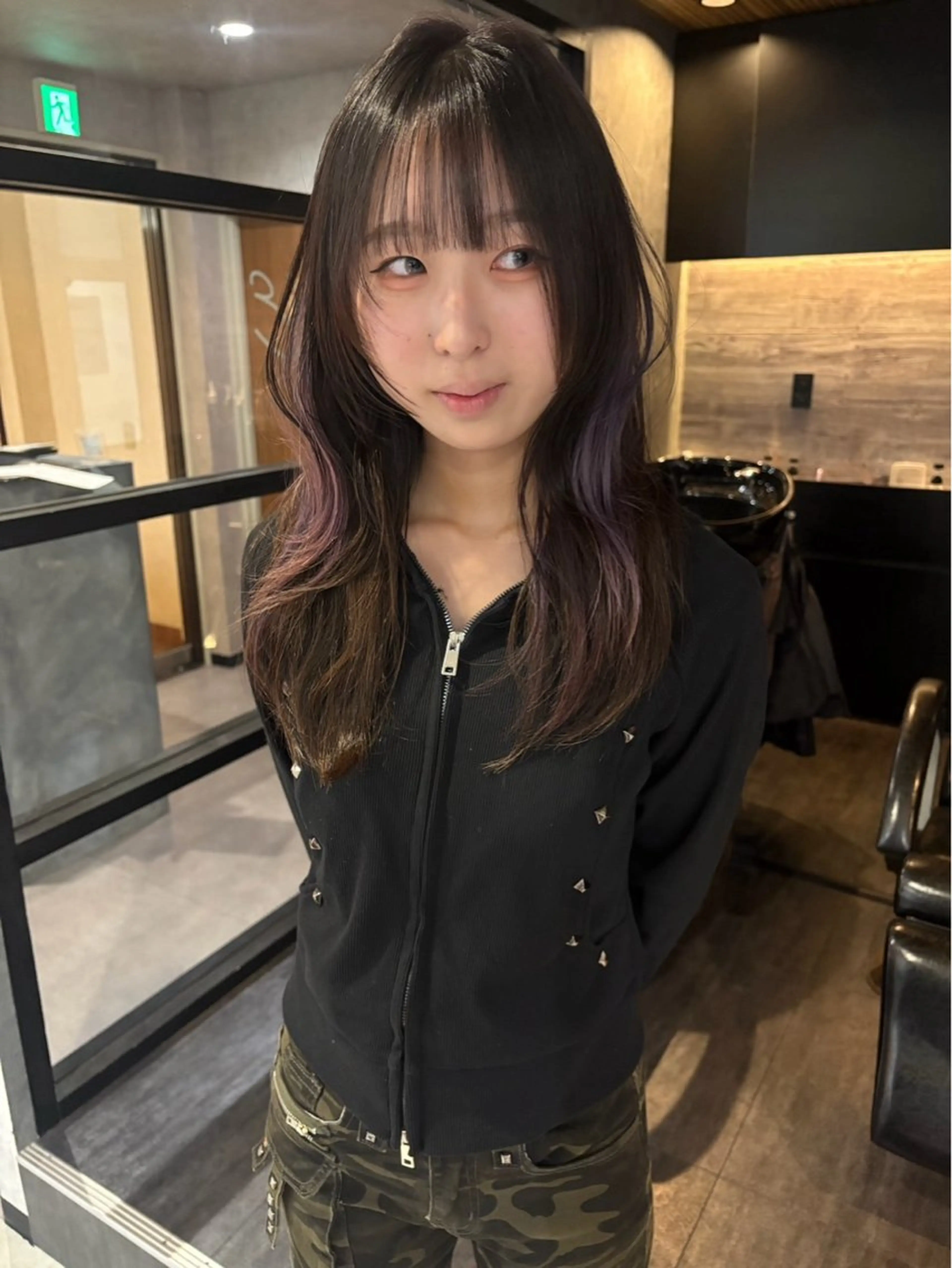 【雰囲気を変えたい方におすすめ インナーカラー＋補修ケア】　　　　インナーブリーチインナーカラーの写真