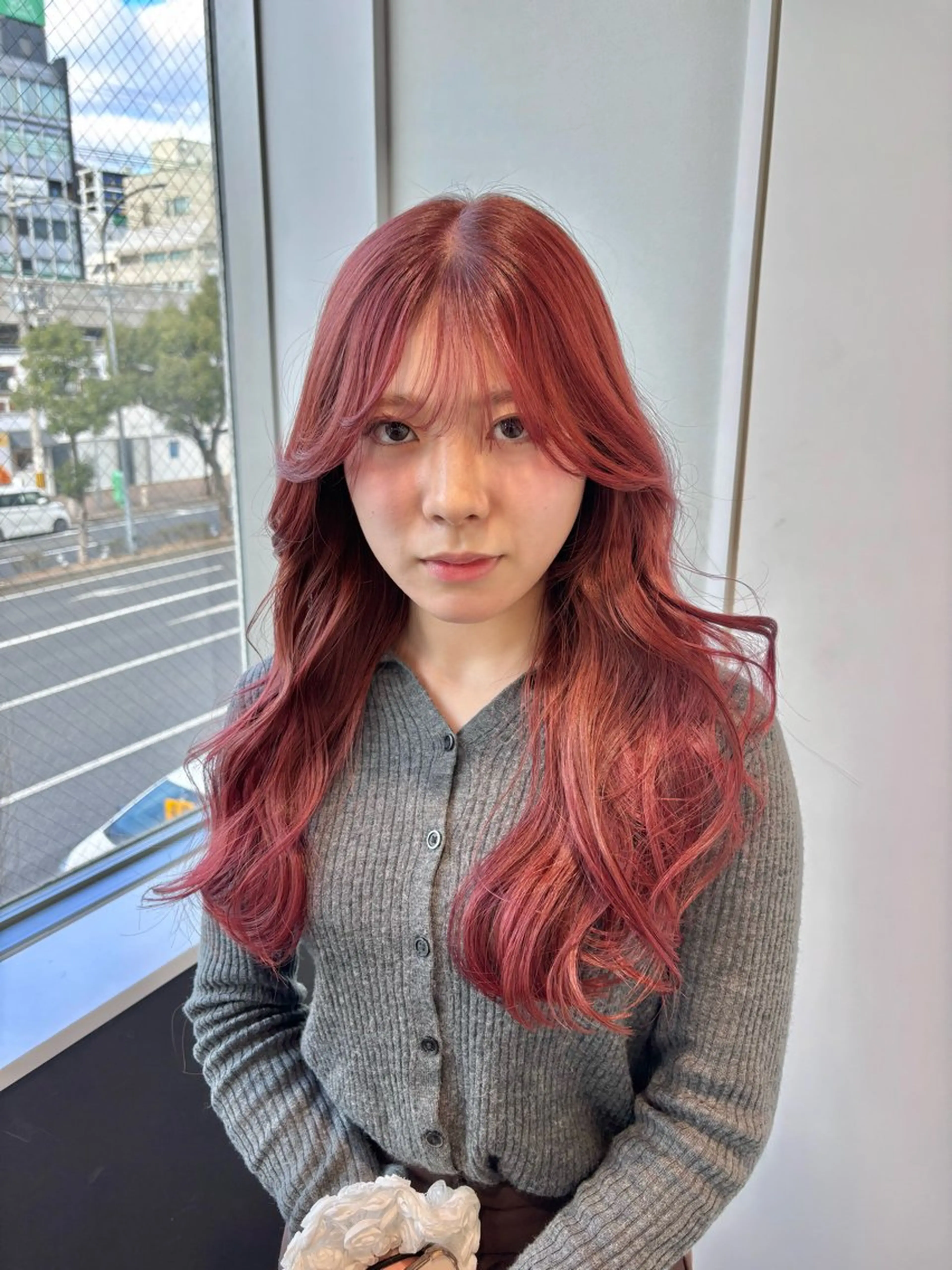 ロング カラー ボルドーカラー レイヤーカット 穐田 航のヘアスタイル