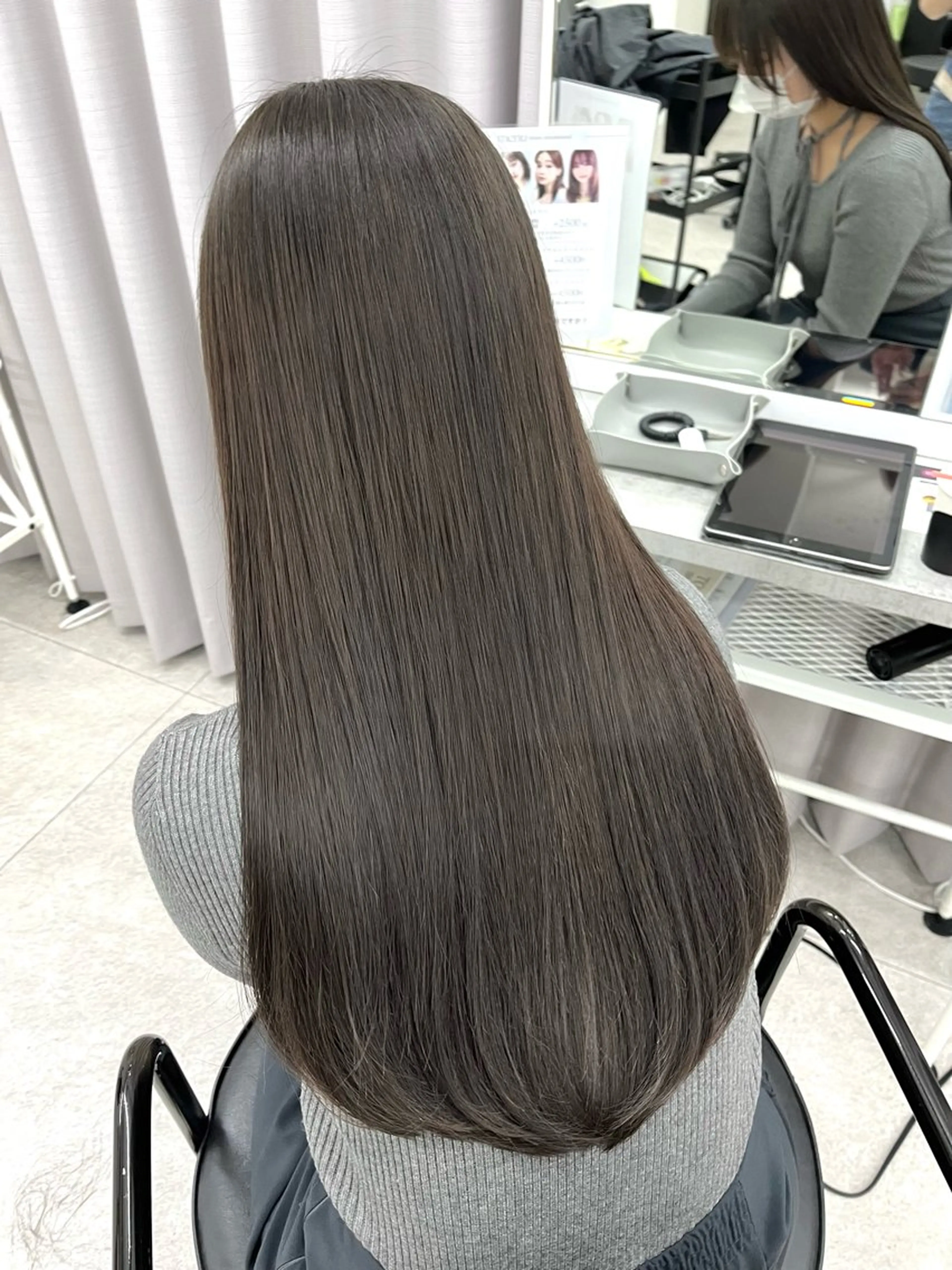 ロング カラー 柔らかオリーブ🌿 HIMARI🌻のヘアスタイル