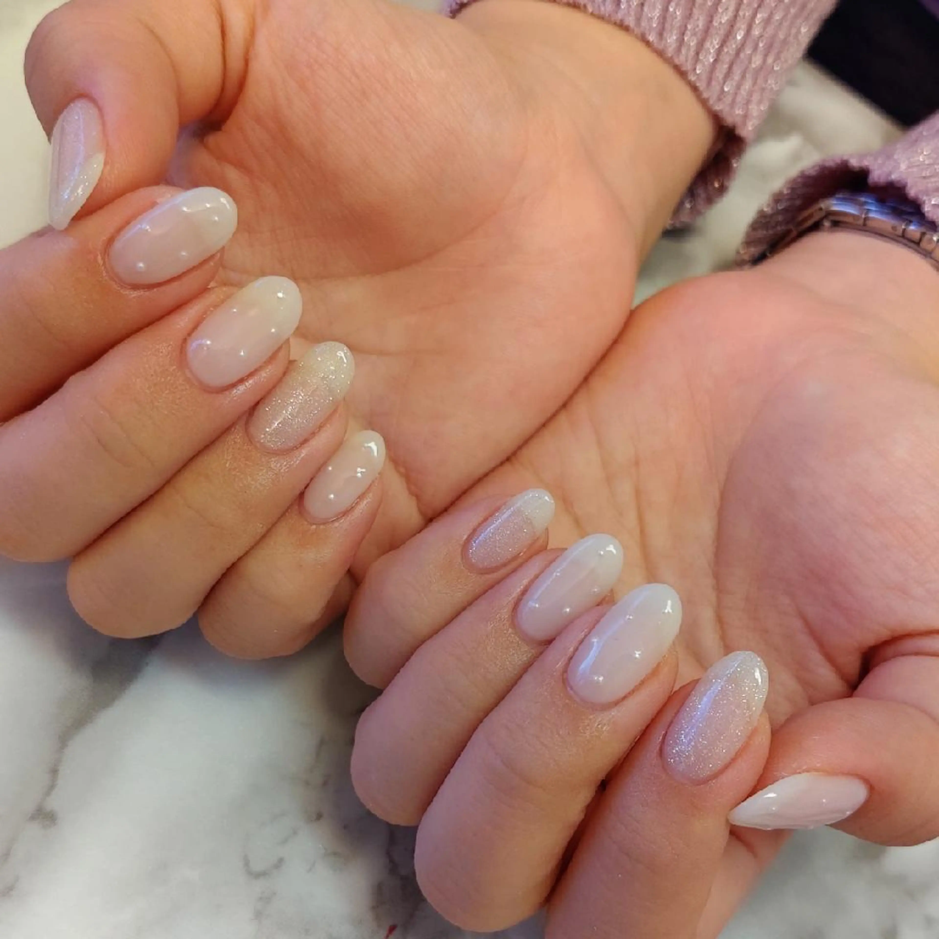 ネイル ホワイト ジェヌインネイル 河内のネイルデザイン