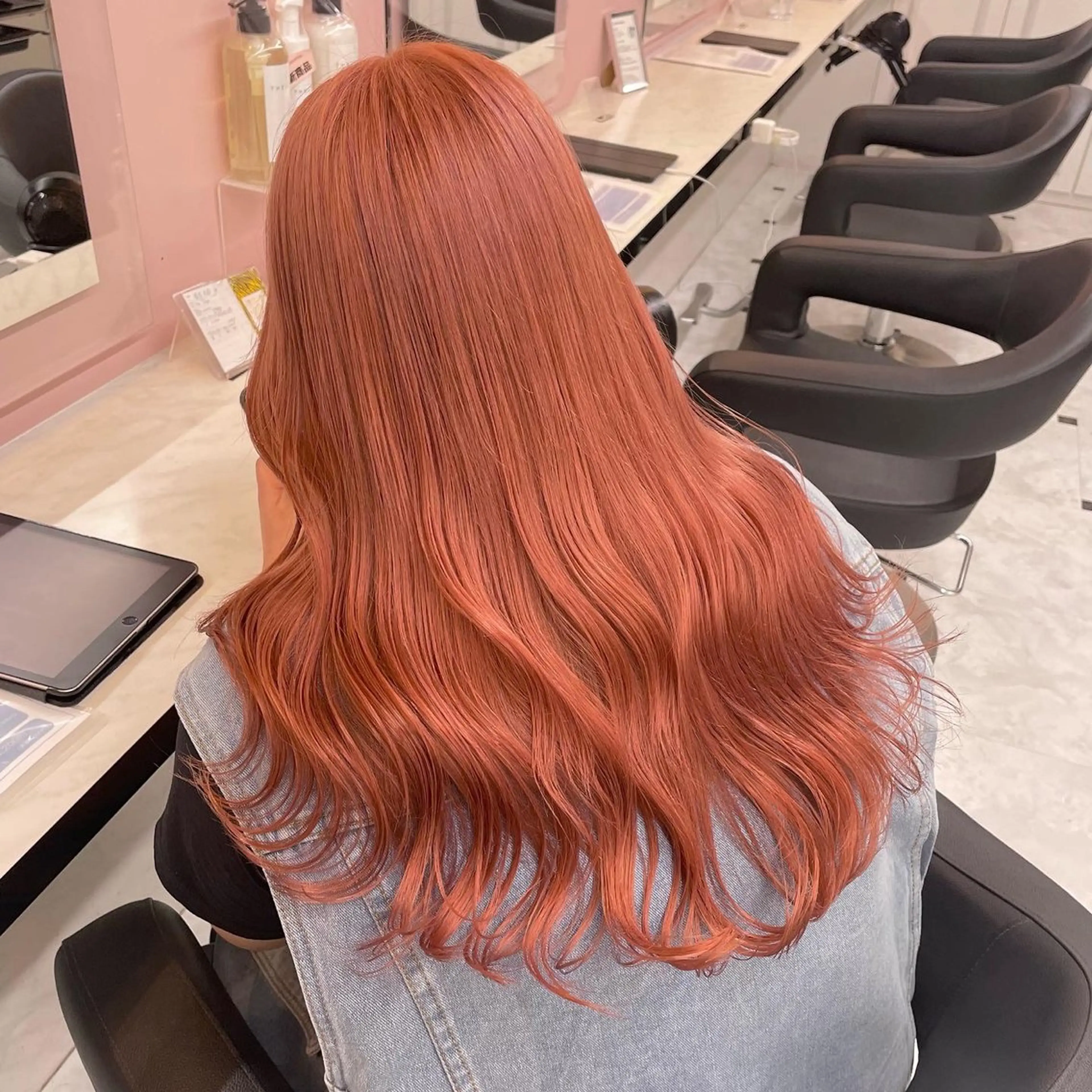 ロング カラー ヘアアレンジ ブリーチ ダブルカラー ピンクカラー ヘアカラー ピンク・ベージュ🩰 カラー🫧とらのヘアスタイル