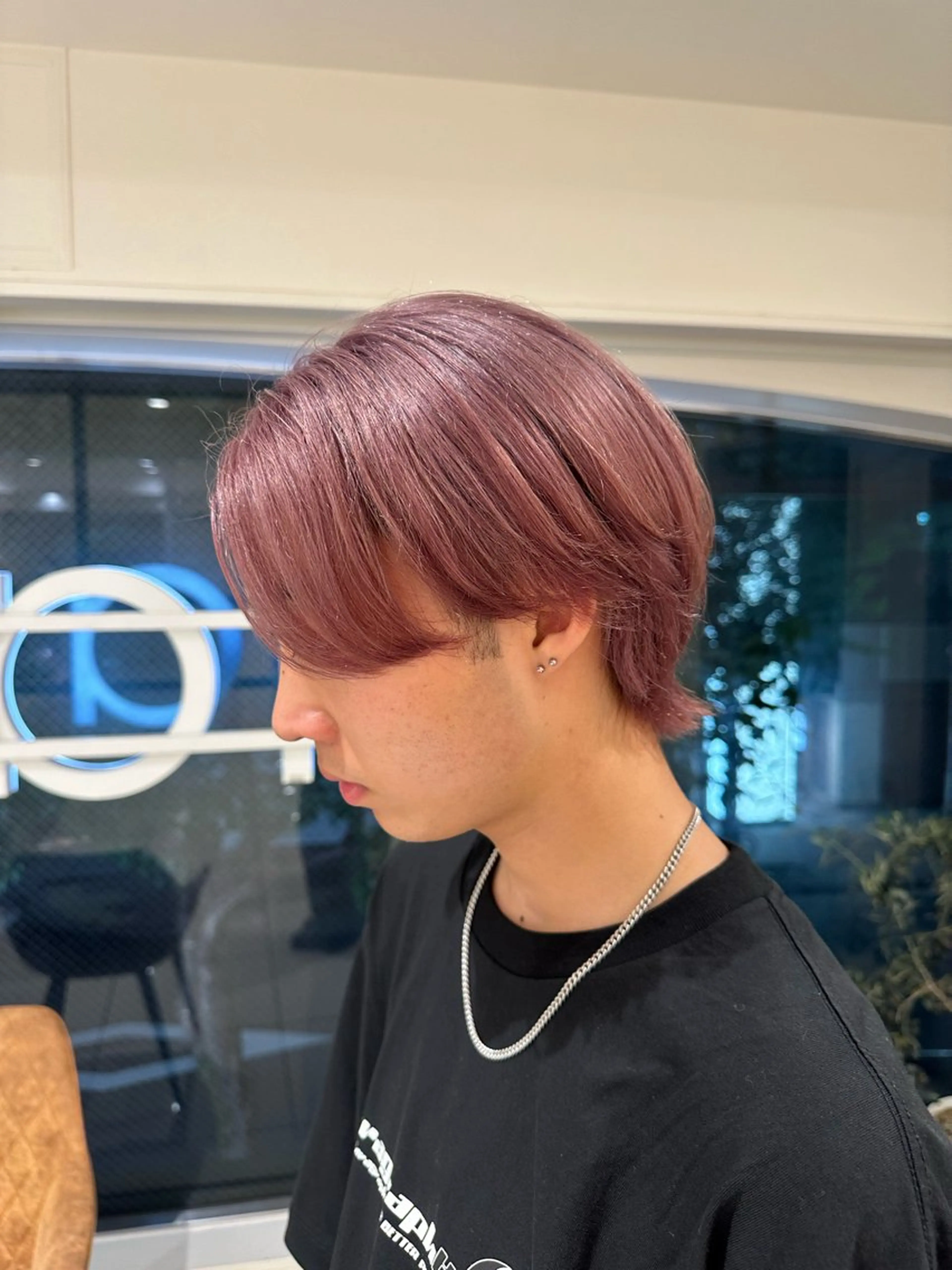 カラー メンズ タイトボブ個性派カラ ーAKANEのヘアスタイル