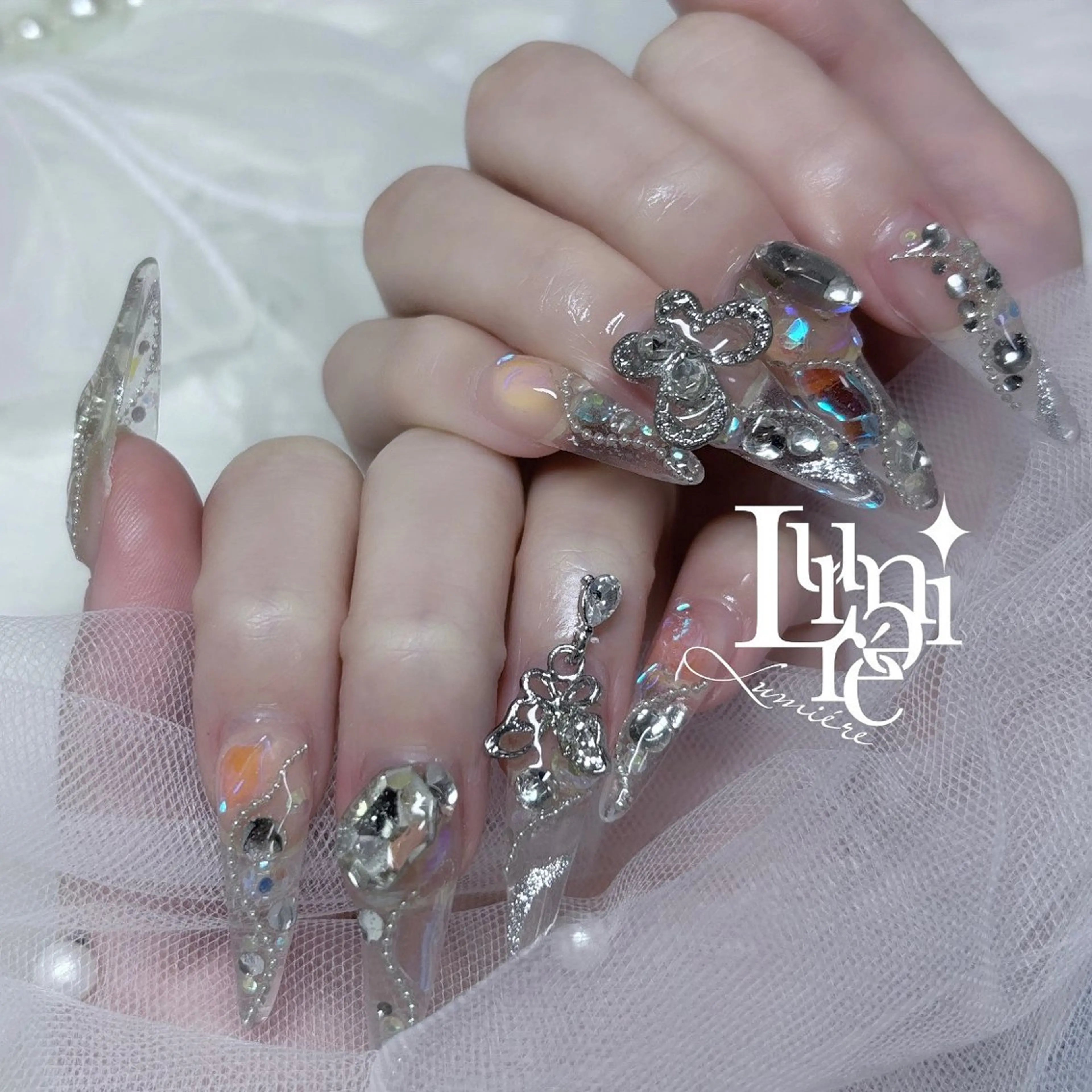 ネイル ハンドネイル Lumière/ ロング/ワンホンのネイルデザイン