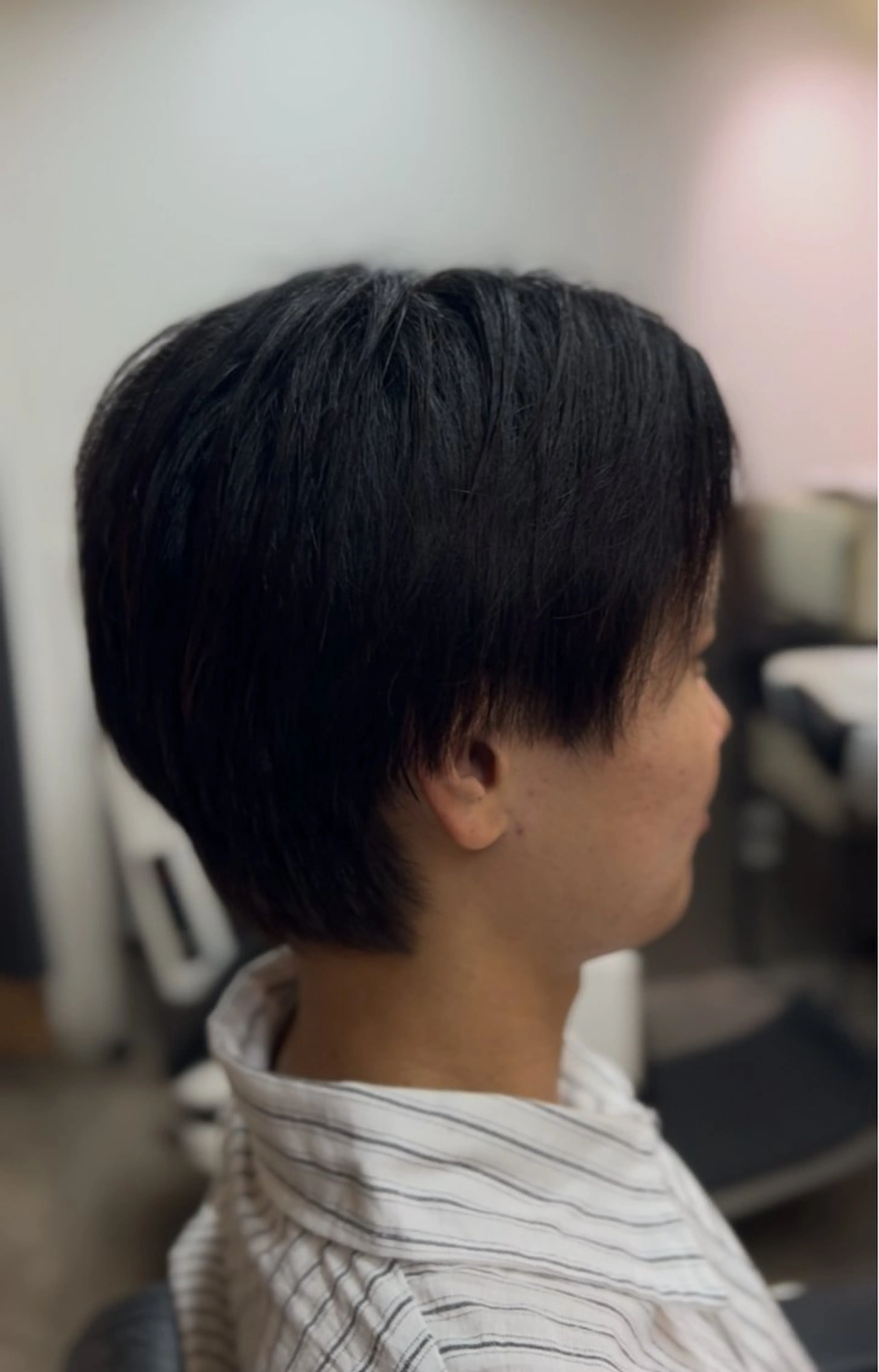 ミディアム メンズ センターパート マッシュ カット FRISEUR/山本 美芽のヘアスタイル