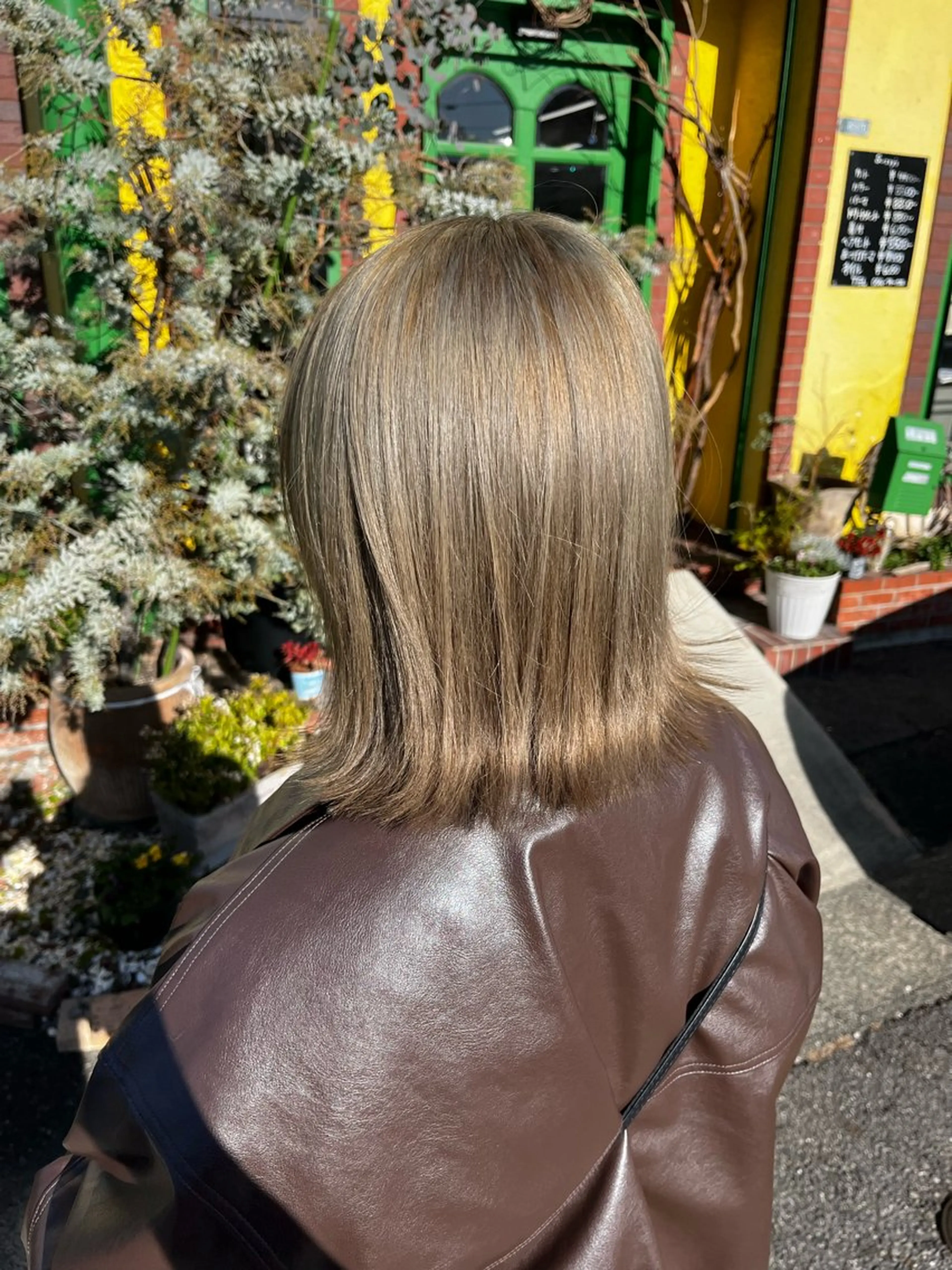 ショート カラー アッシュ アッシュグレー アッシュグレージュ グレージュ 美容室スージーズ所属・大坪 拓斗のヘアスタイル