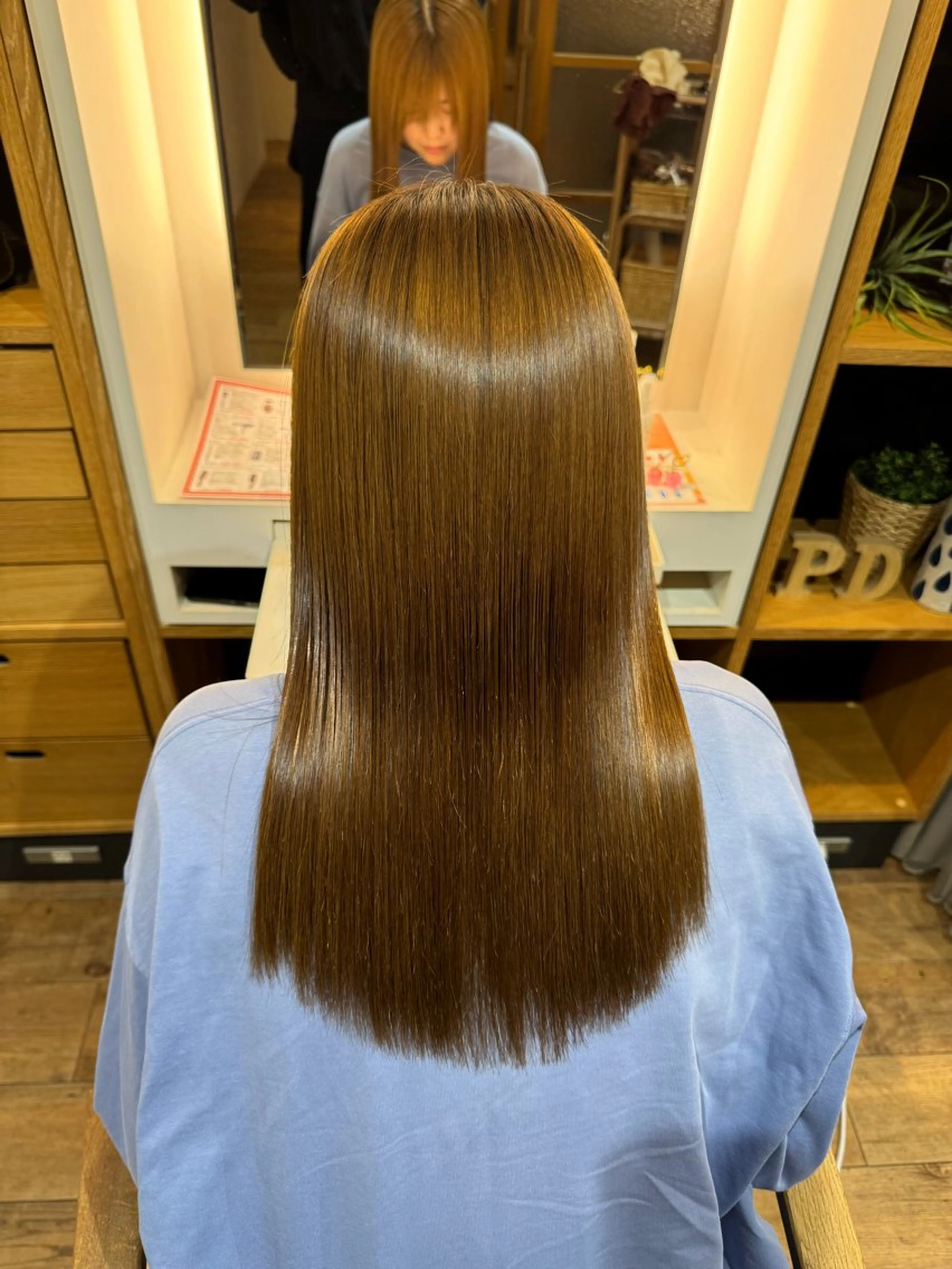 セミロング カット 縮毛矯正 トリートメント afloatkobe所属・美髪/髪質改善 川口凌弥のヘアスタイル