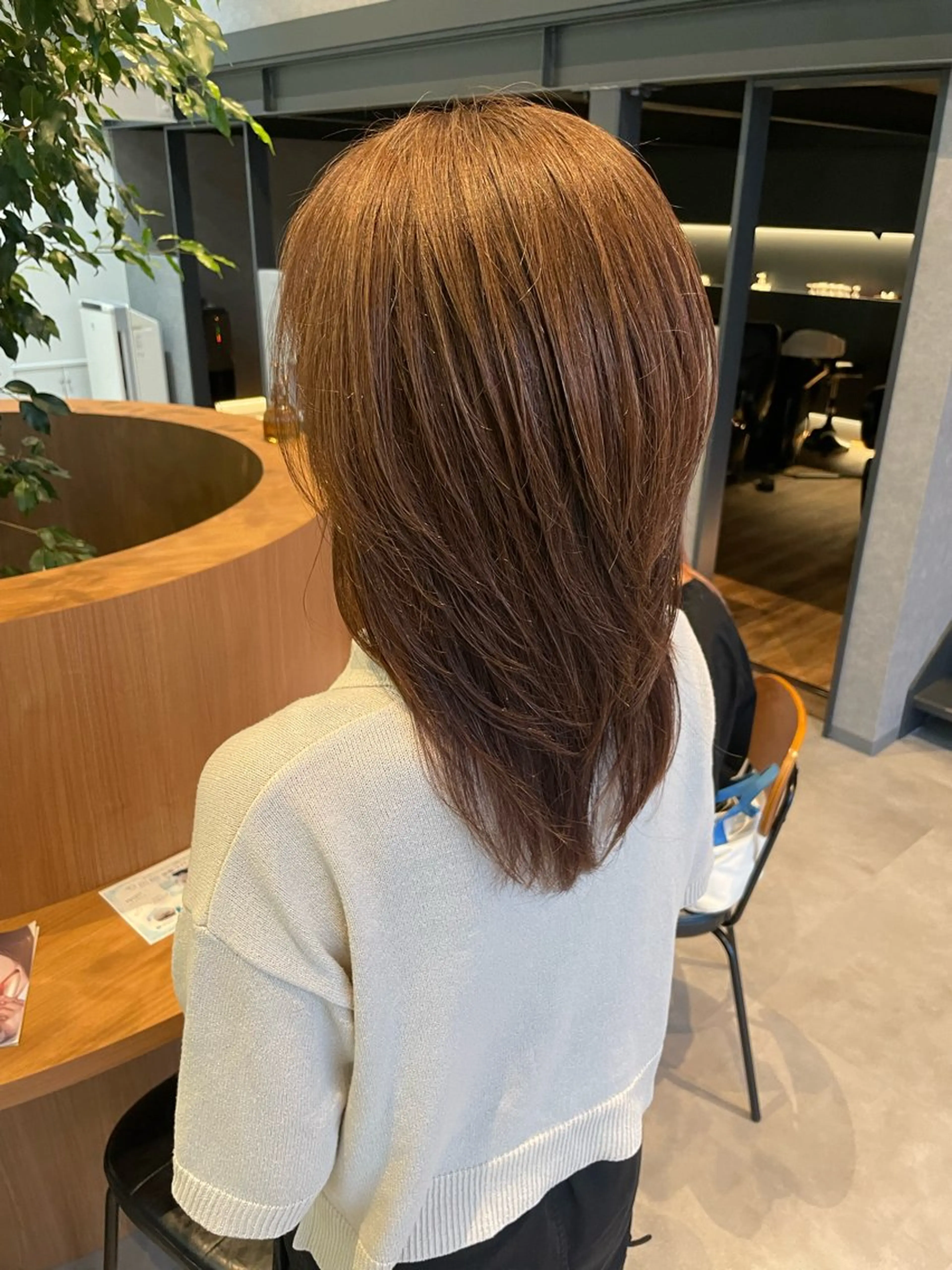 セミロング ハイレイヤー レイヤーカット ウルフカット カット ayaka |トレンドヘアのヘアスタイル