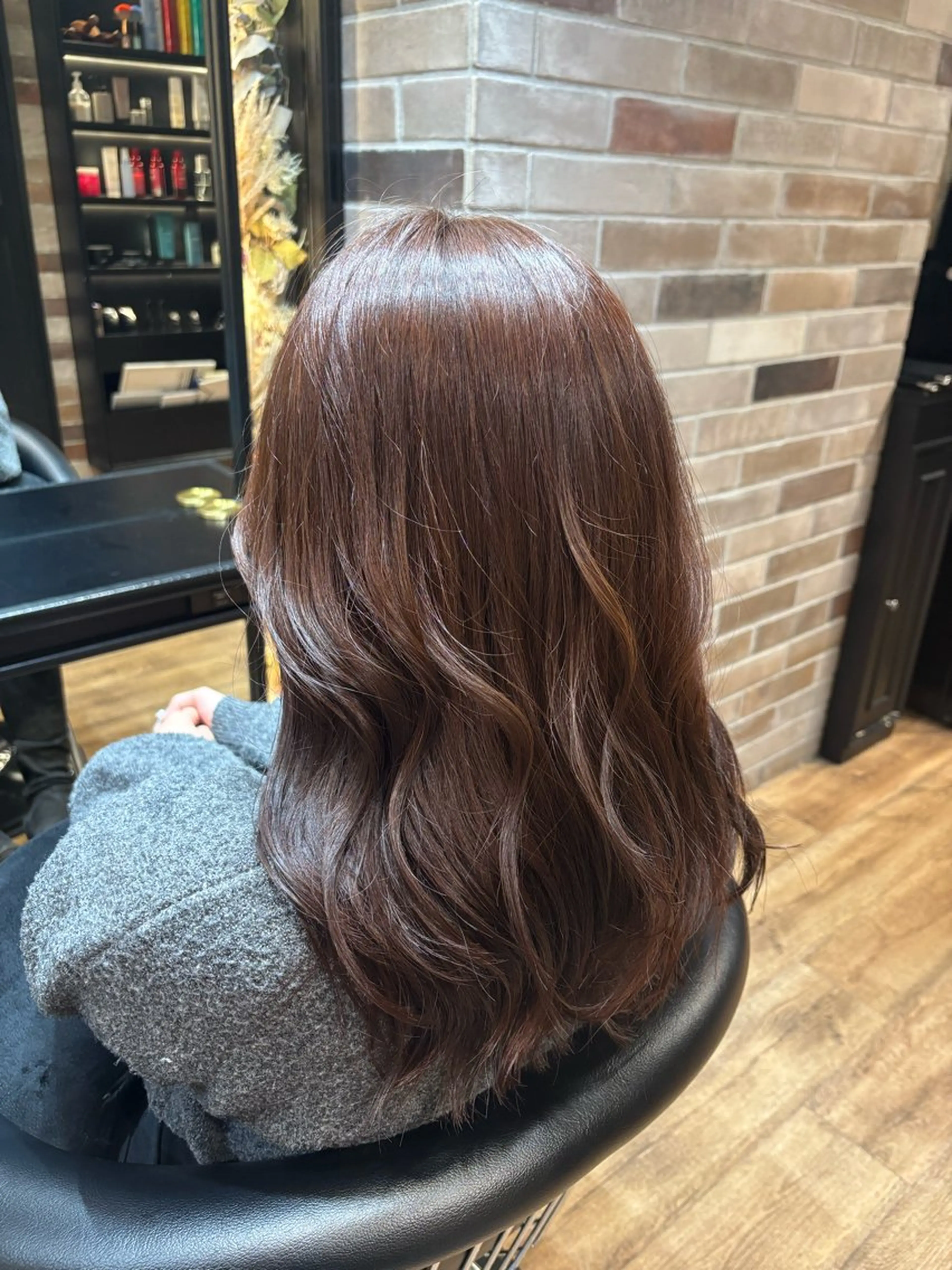 ミディアム LUCIE立川 SARIIのヘアスタイル