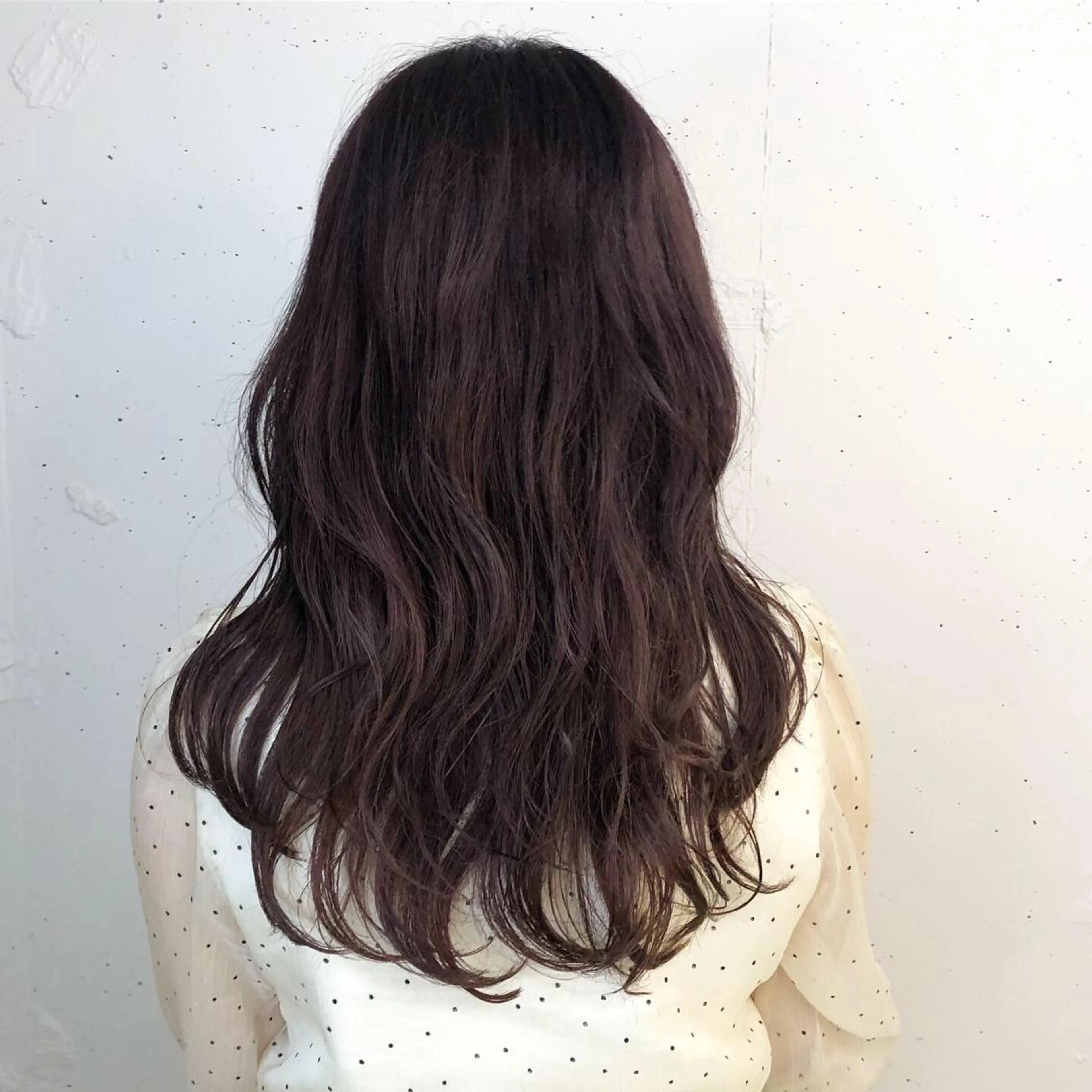 セミロング 顔周りの垢抜けヘア 立山あいりのヘアスタイル