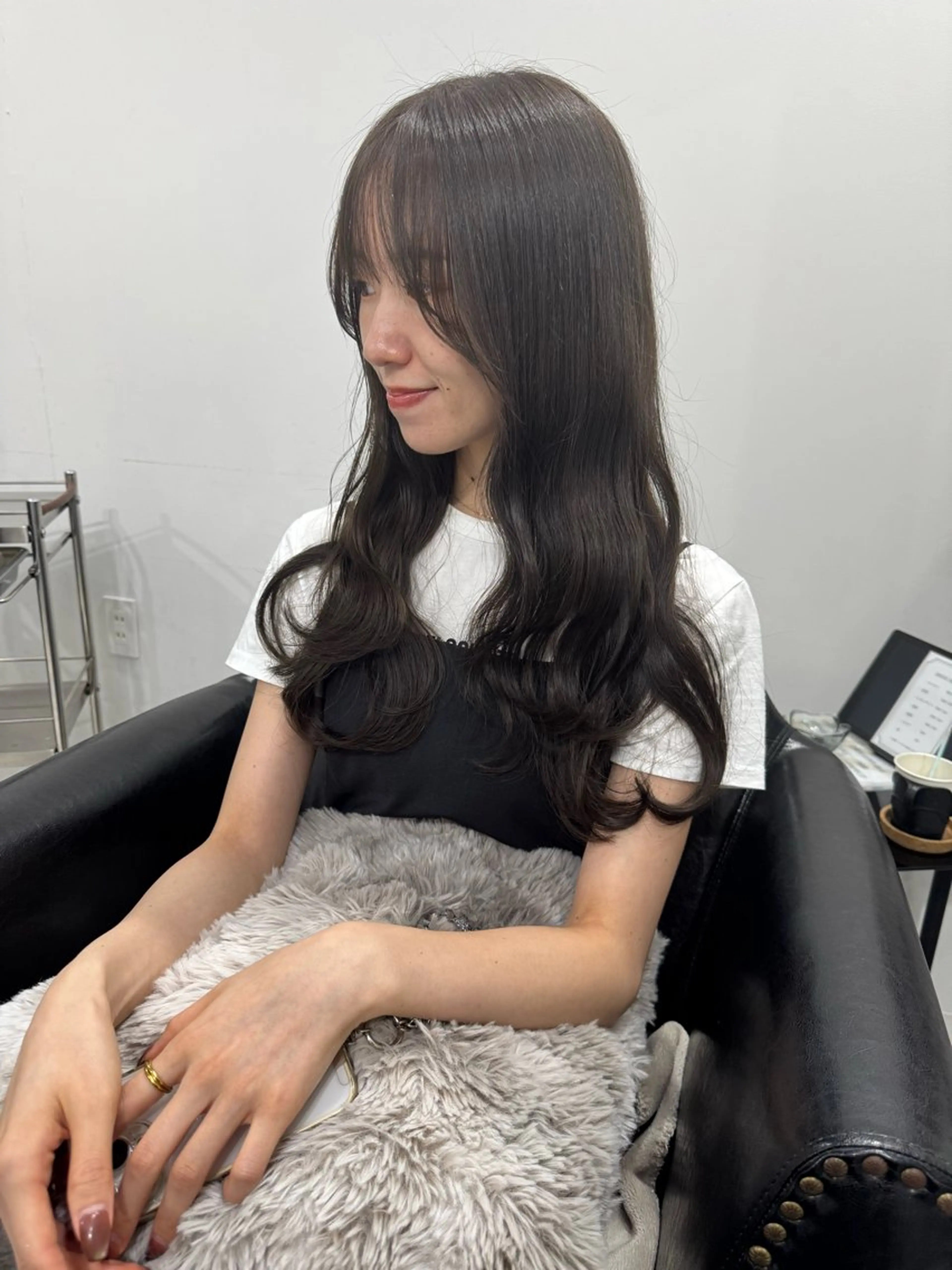 ロング カラー 透明感カラー グレージュ オリーブカラー オリーブグレージュ オリーブグレー 櫻井 桃子のヘアスタイル