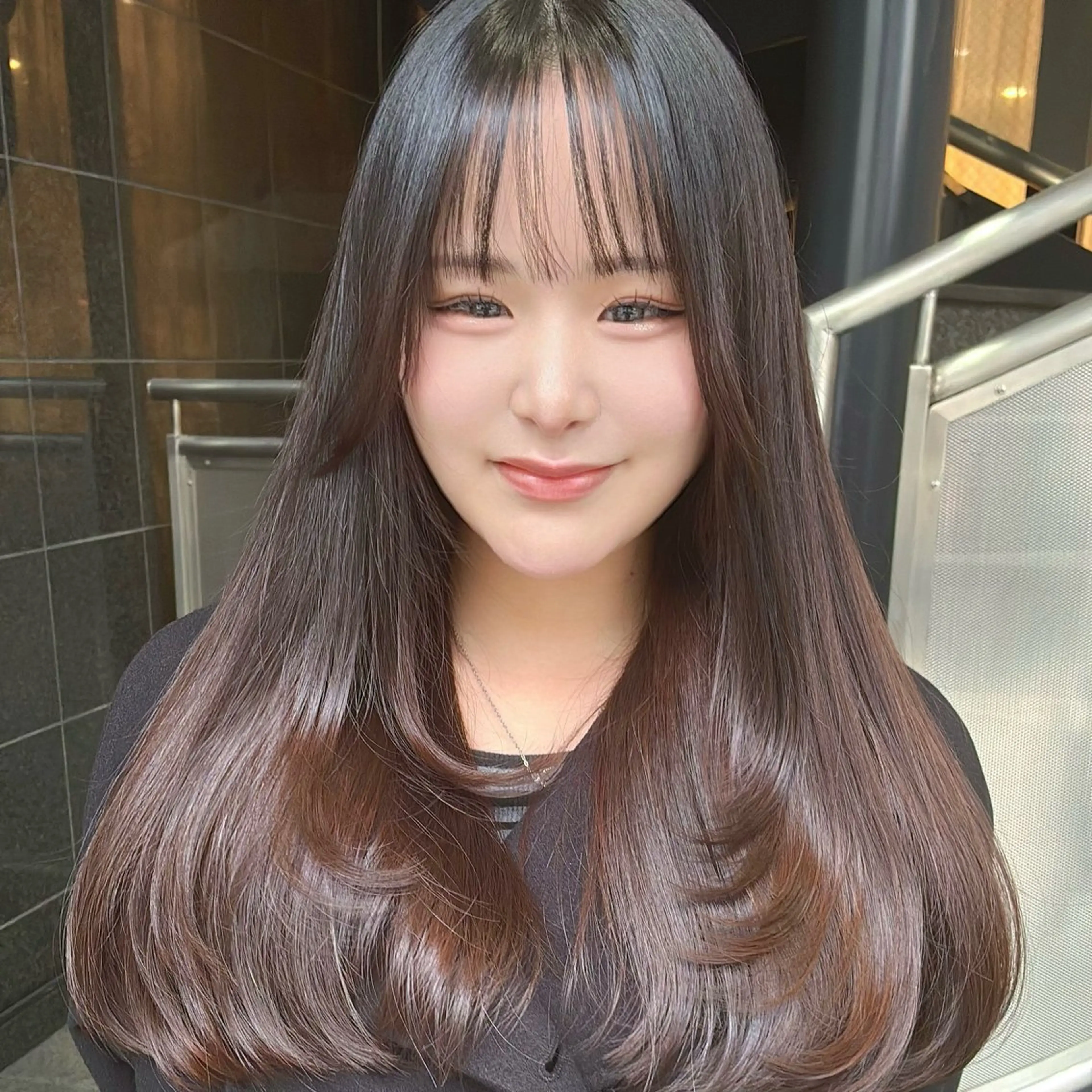 ロング レイヤーカット ロング カット ヘアカラー calna 古賀 菜摘のヘアスタイル