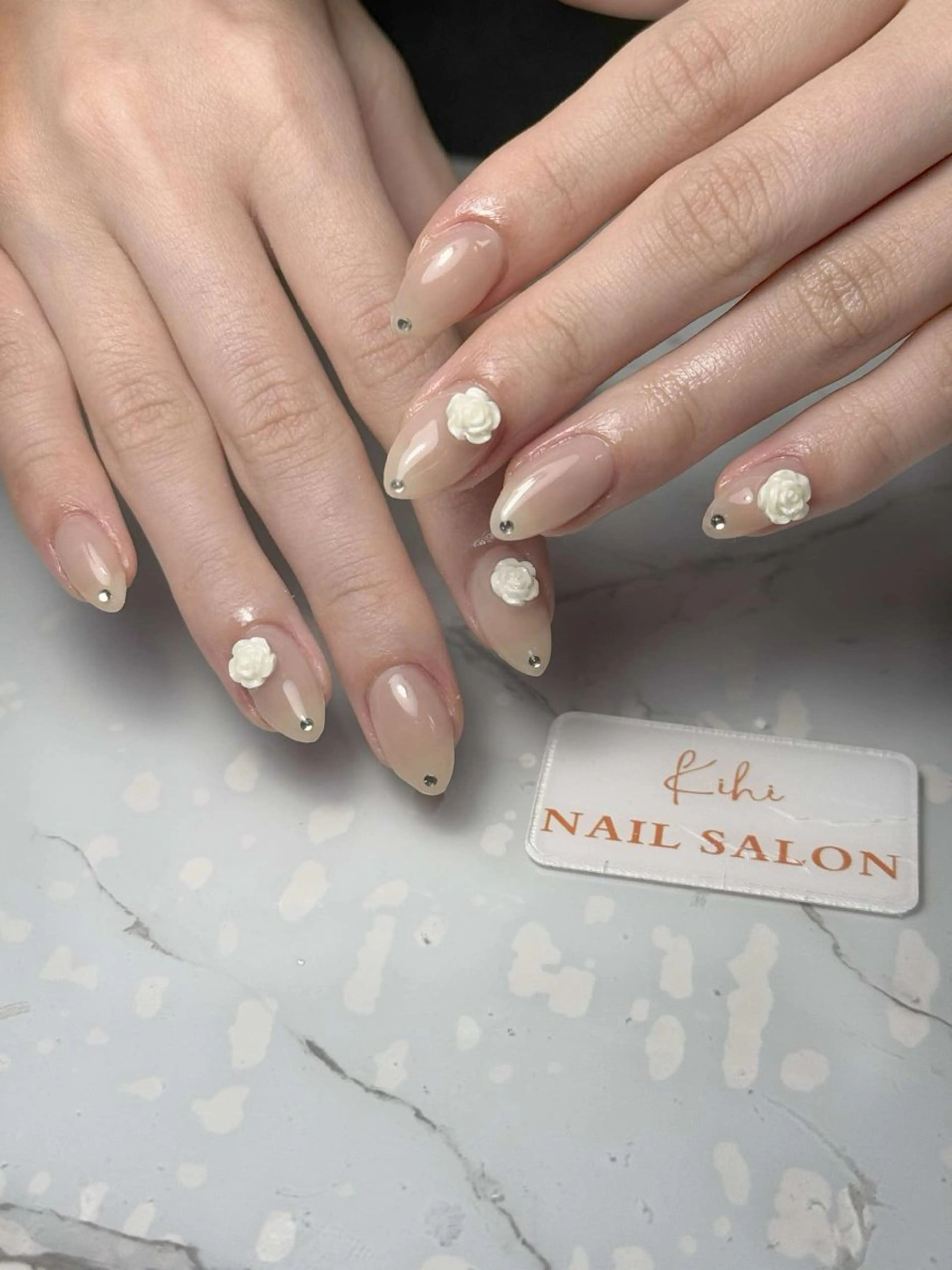 ネイル アートネイル フレンチネイル ジェルネイル グラデーション 韓国ネイル ハンドネイル 💕鈴木ユリ パラジェル/オフ無料のネイルデザイン