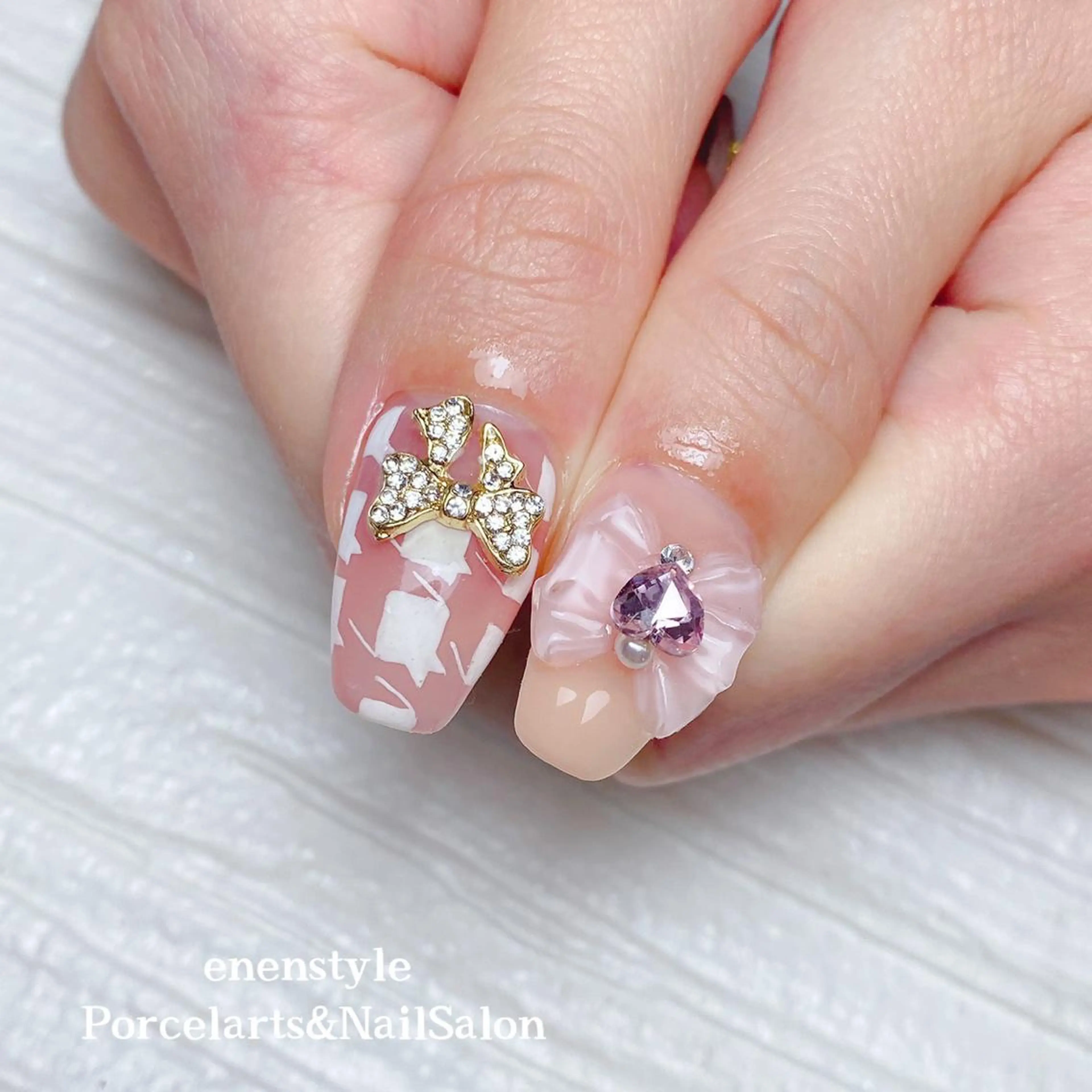 ミディアム ネイル 👑enen style👑のネイルデザイン