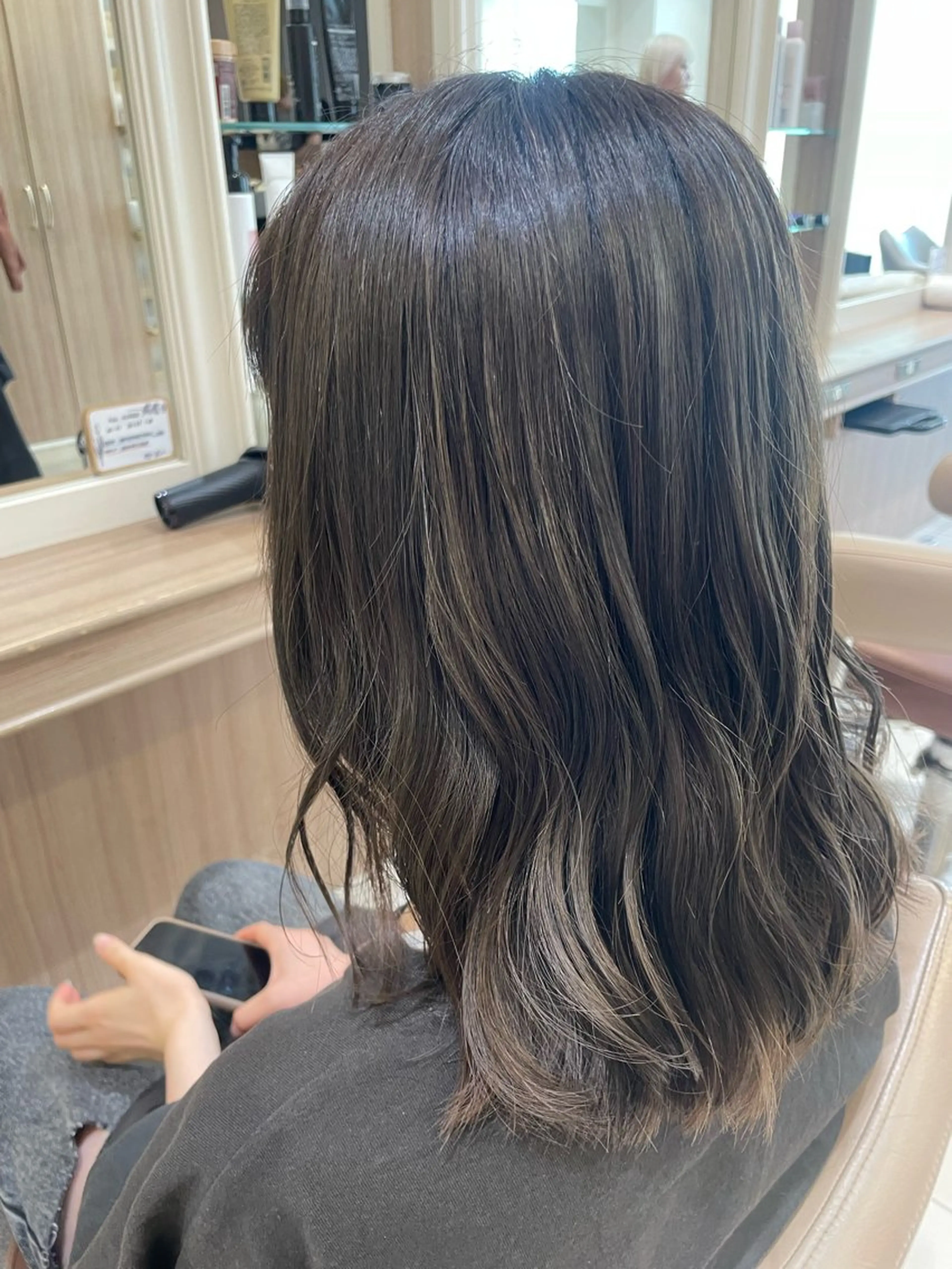 ミディアム カラー ヘアアレンジ カット ヘアカラー トリートメント 韓国ヘアメイク🎀/ 縮毛矯正✨山本媛香のヘアスタイル