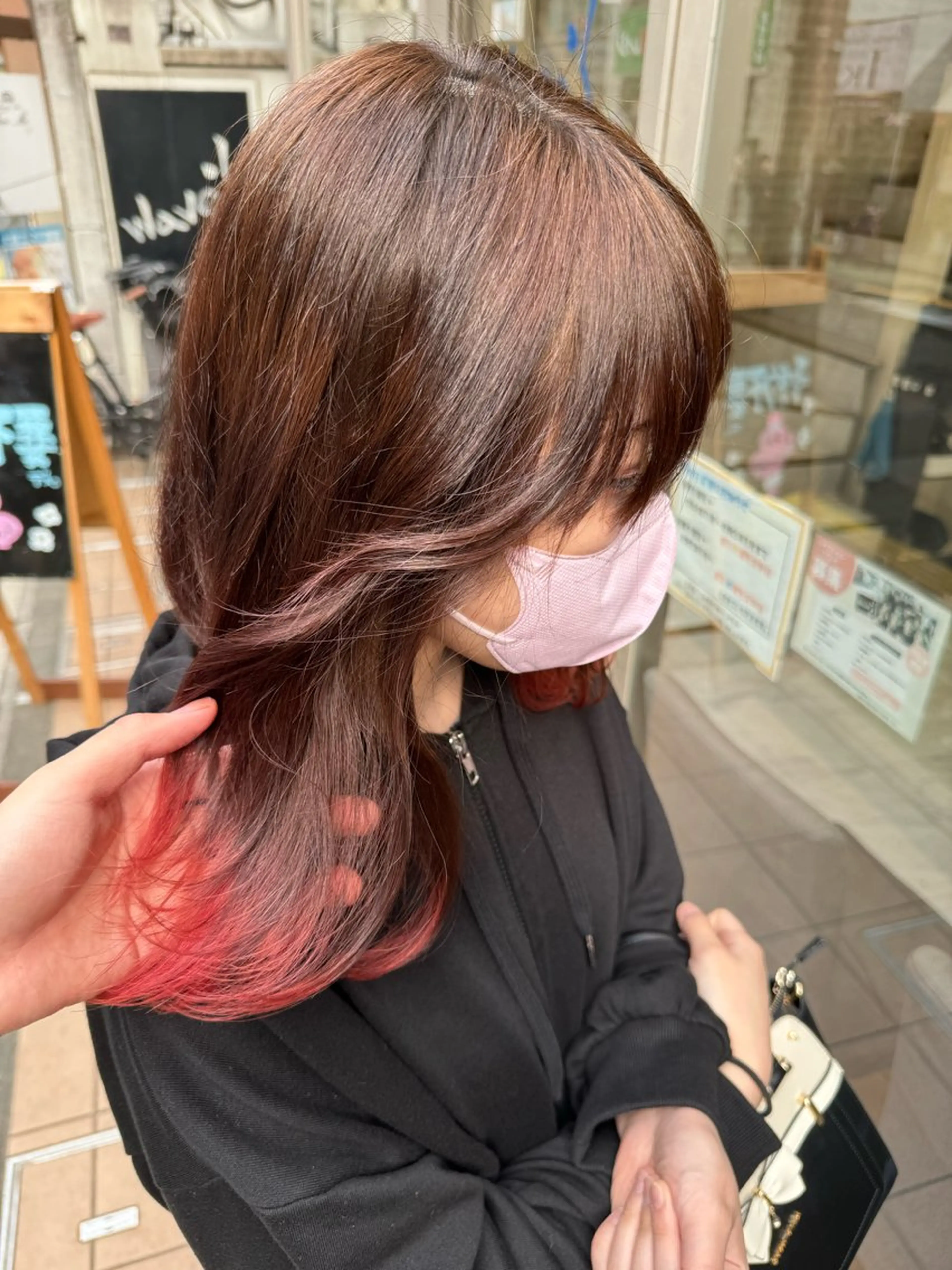 ミディアム カラー ヘアアレンジ 切りっぱなしボブ ブリーチ ブラウンカラー デザインカラー ダブルカラー ヘアカラー トリートメント Zina 大宮所属・目黒 碧人のヘアスタイル