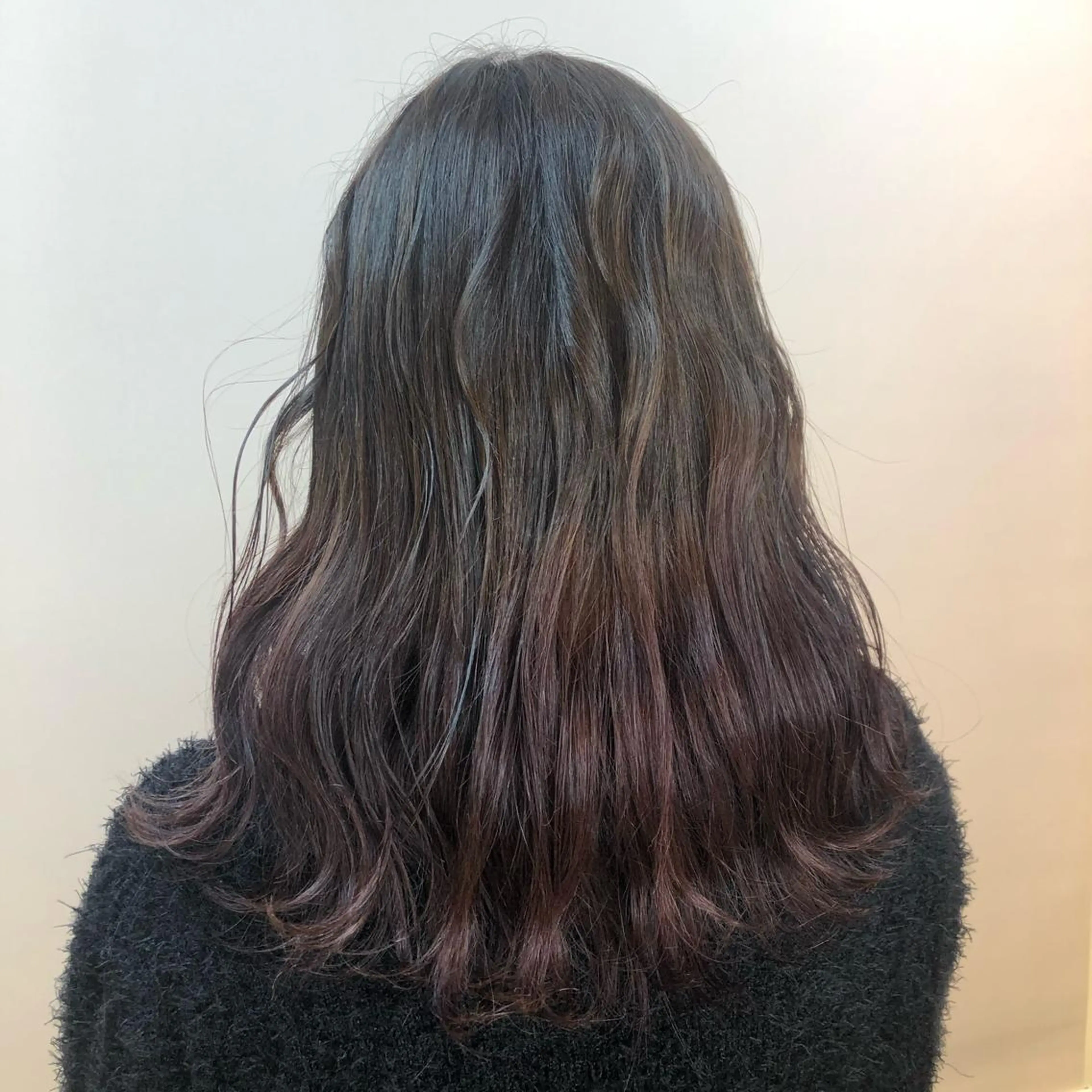 ロング カラー ブラウンカラー グラデーションカラー ラベンダーカラー ナチュラルブラウン 小顔レイヤー/ ベージュ🤍Rieのヘアスタイル