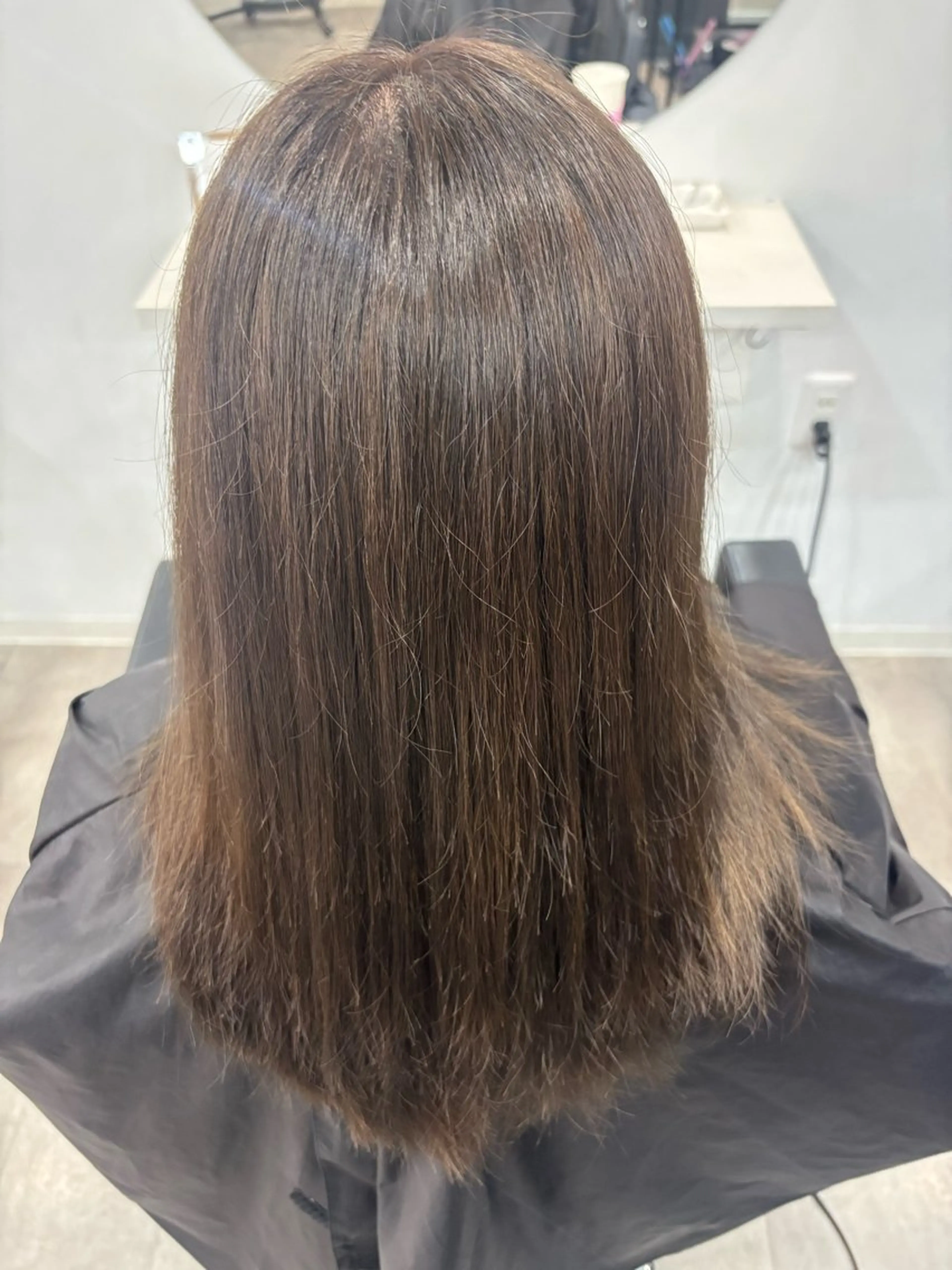 セミロング カラー ブリーチ トゥーレ ゆぅこのヘアスタイル