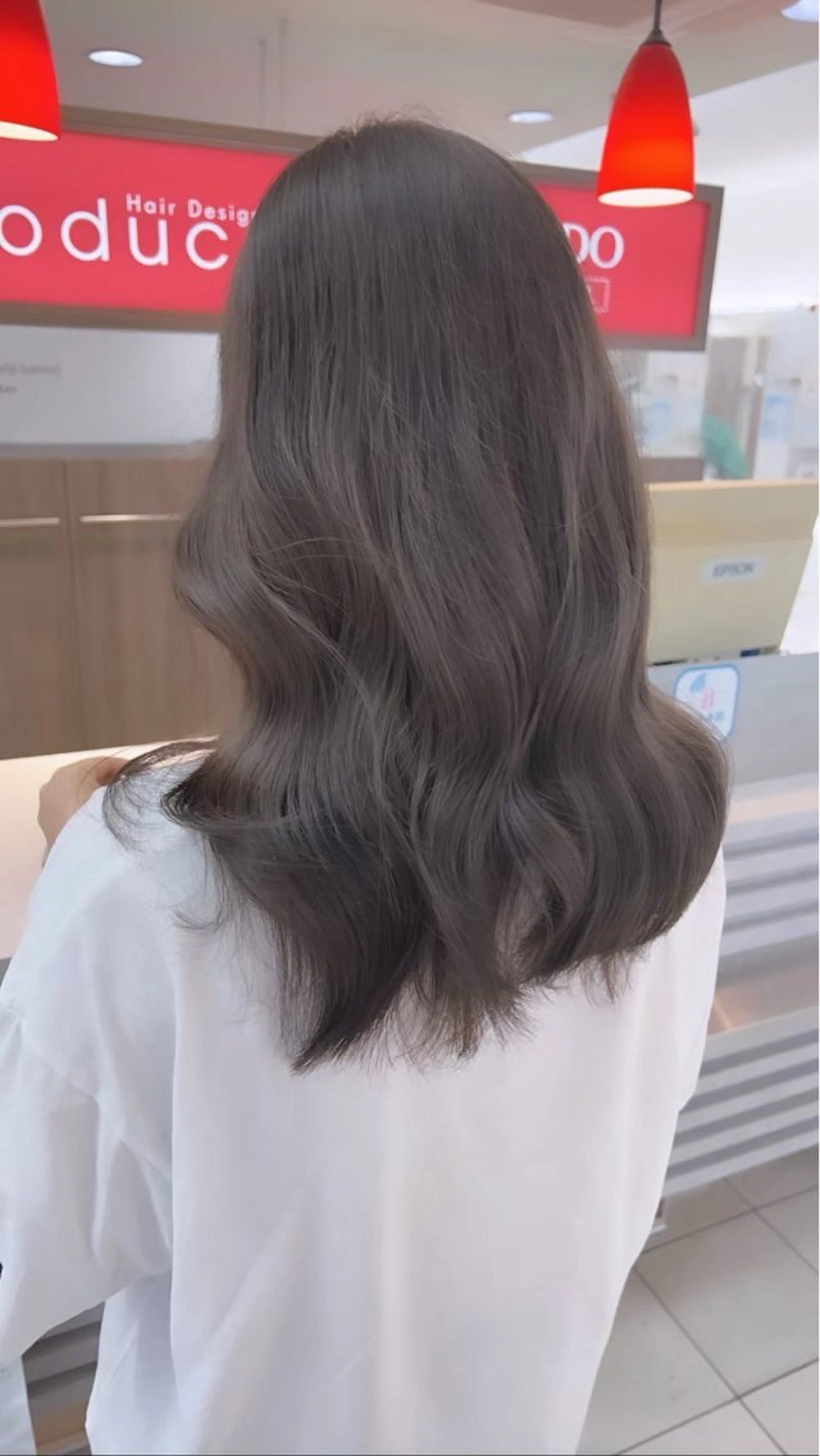 カラー 透明感カラー💎 岩崎美優のヘアスタイル