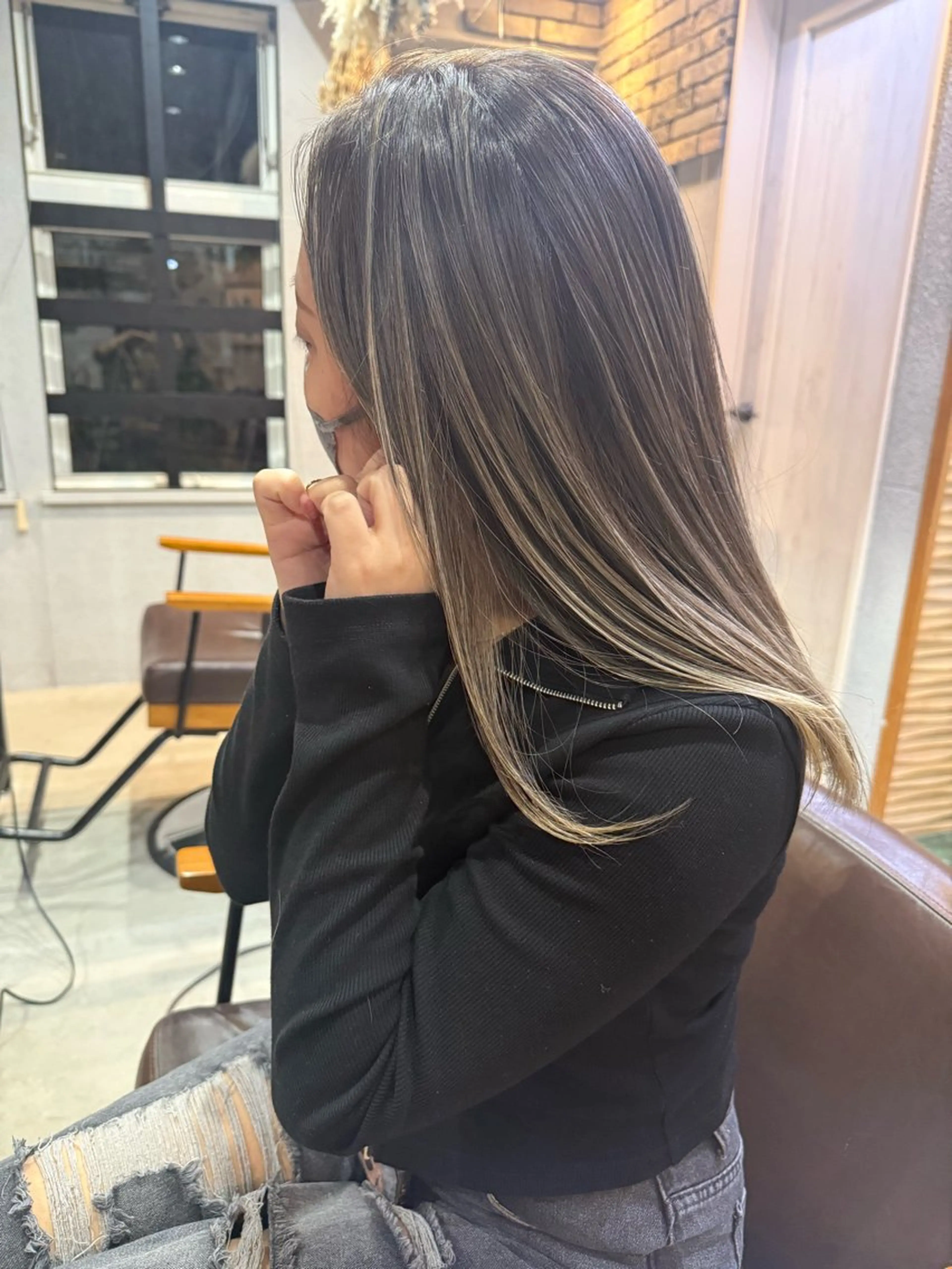 ロング レイヤーカット ヘアカラー ブリーチ特化 コンテスト優勝サロンのヘアスタイル