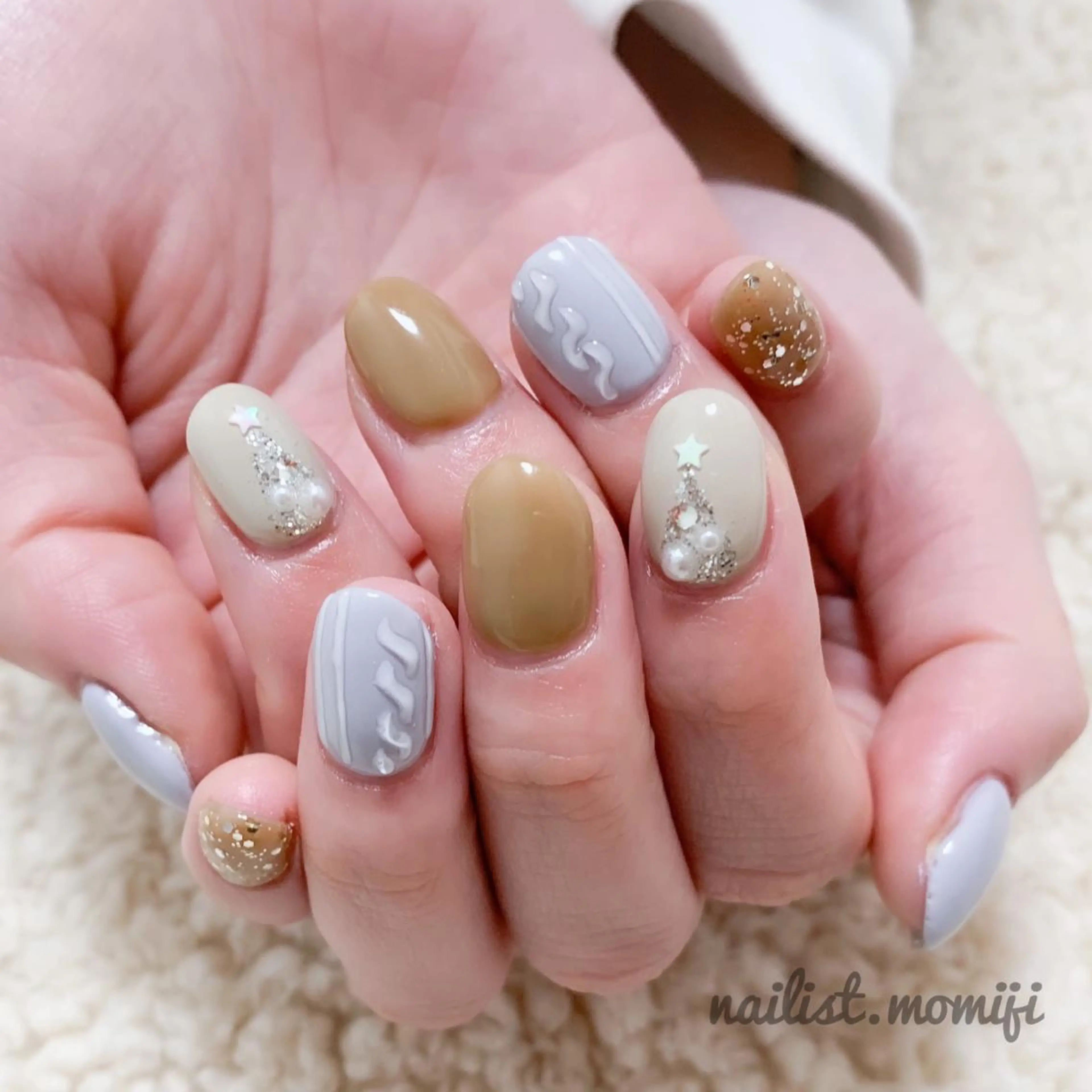 ネイル ラメ(グリッター) 冬ネイル クリスマス nailist_ momijiのネイルデザイン