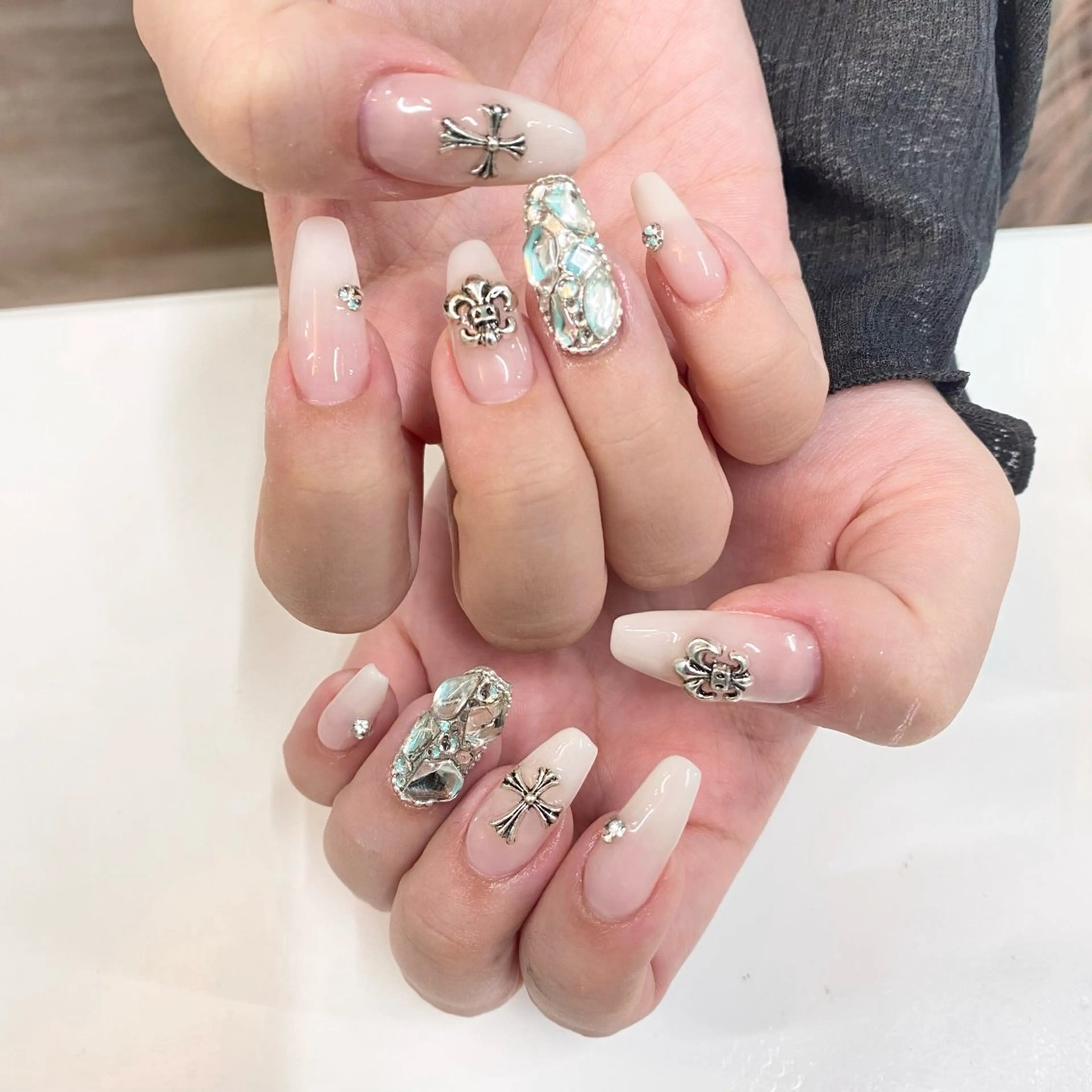 ネイル ハンドネイル Kira-ra所属・Kira-ra💎 KIRARIのネイルデザイン