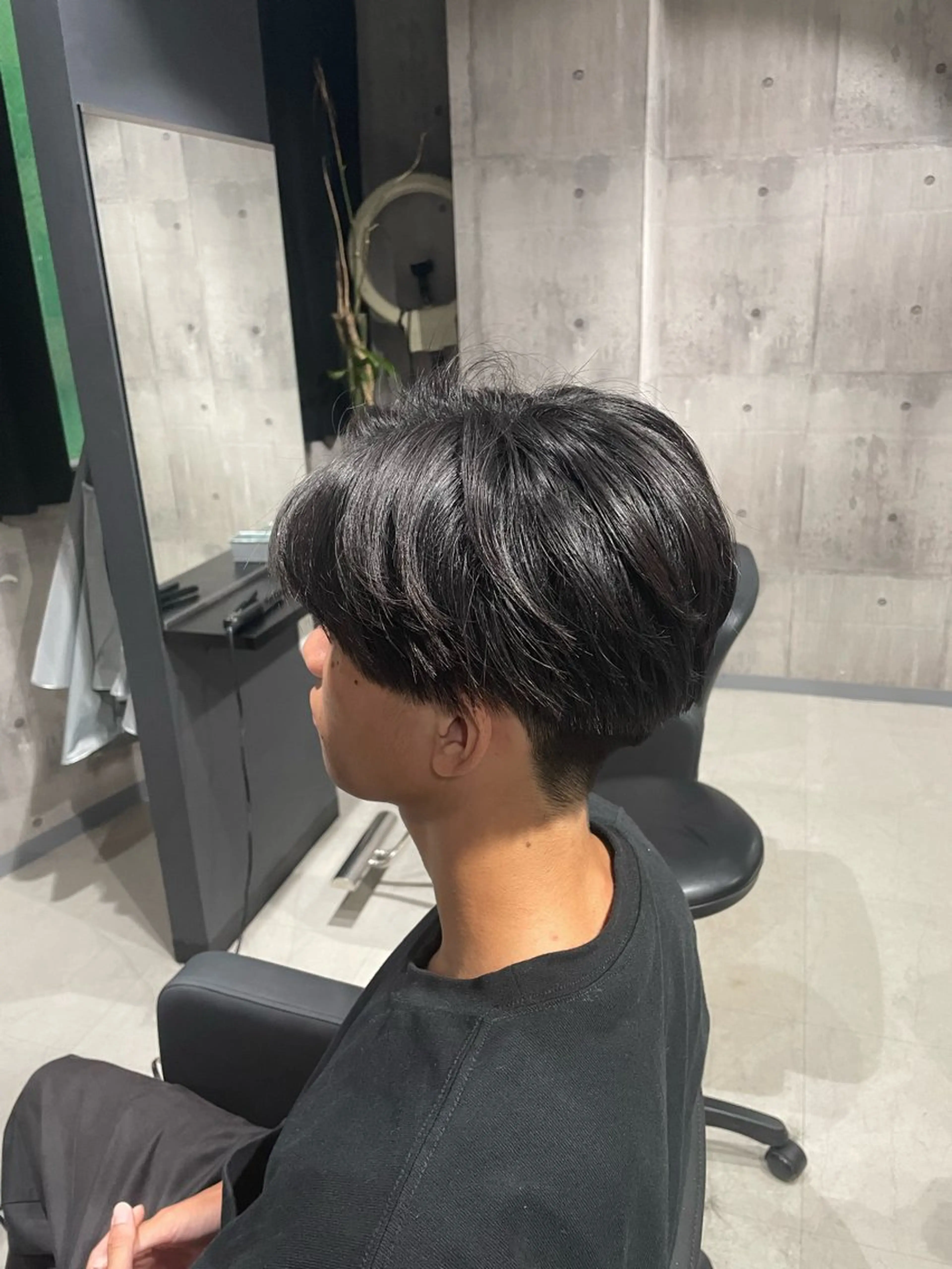 ショート パーマ ヘアアレンジ メンズ センターパート トリートメント _white【京橋店】所属・_WHITE / KENTOのヘアスタイル