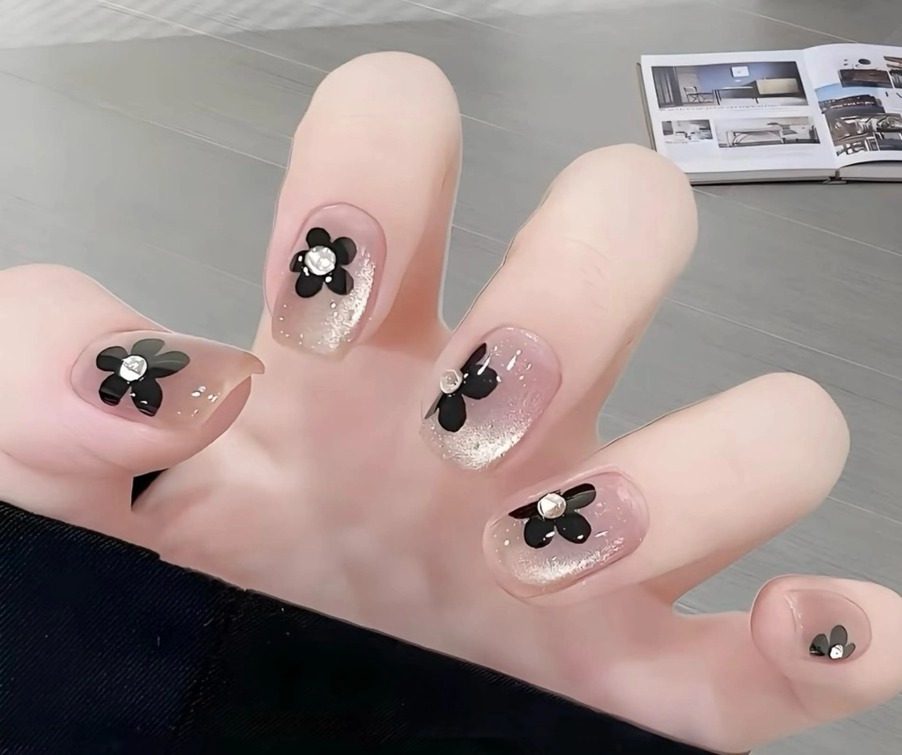 ネイル チークネイル 長さ出し フレンチネイル ガーリー 韓国ネイル sun nail池袋 モデル募集のネイルデザイン