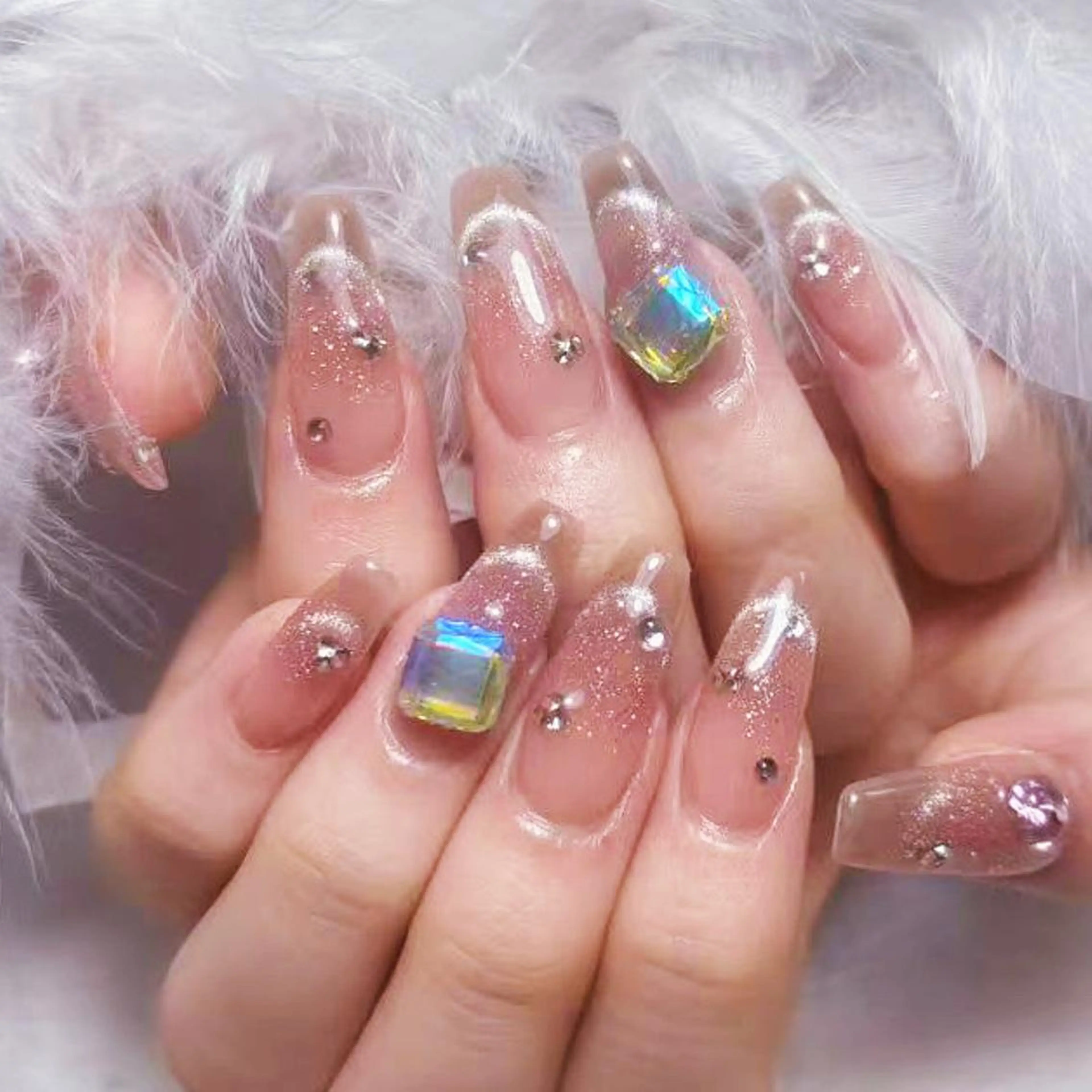 ネイル アートネイル オーロラネイル フラッシュネイル ガーリー キラキラネイル リナ 💅のネイルデザイン