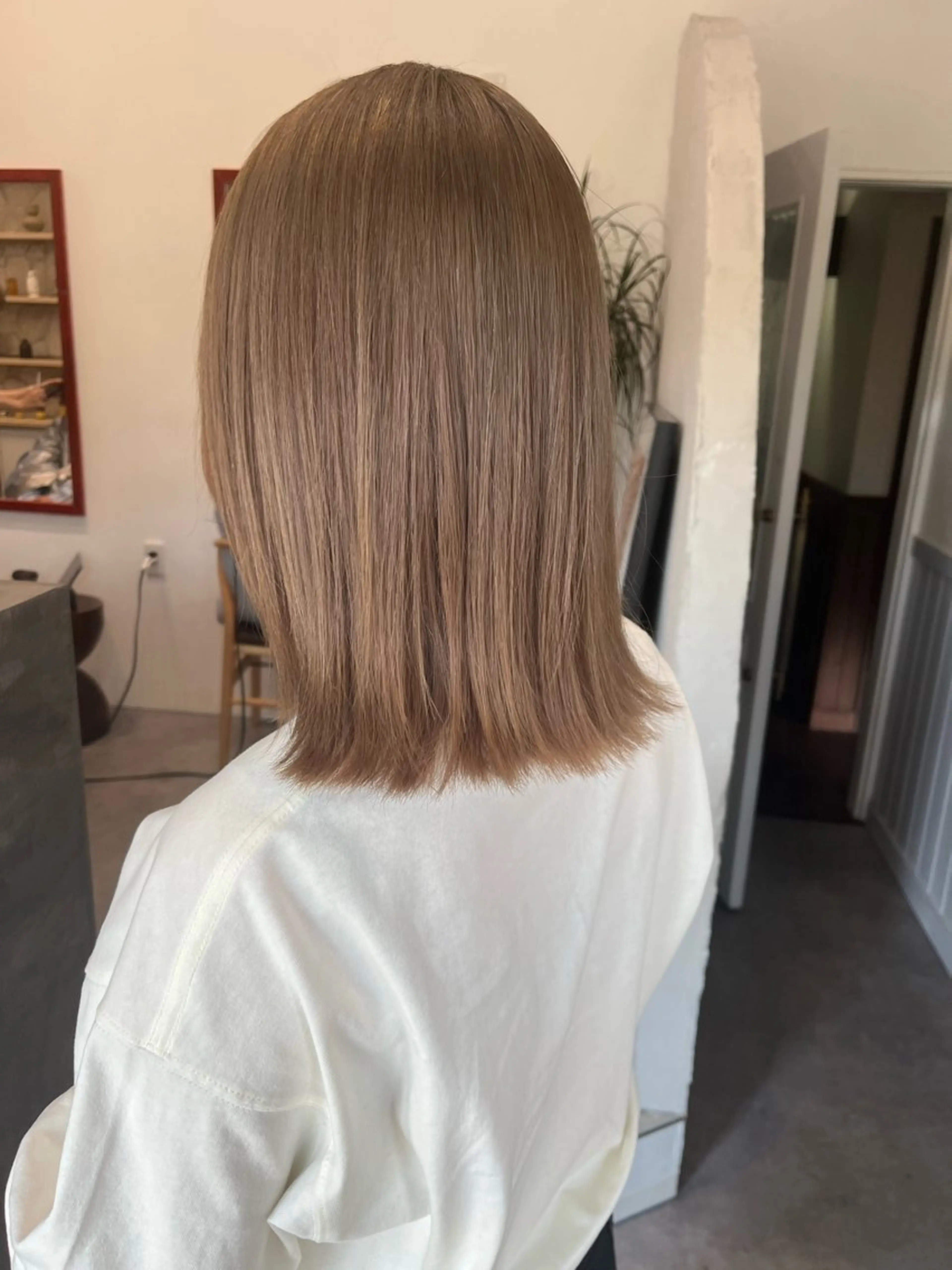 ミディアム ボブ/レイヤー/ ショートcovo代表のヘアスタイル