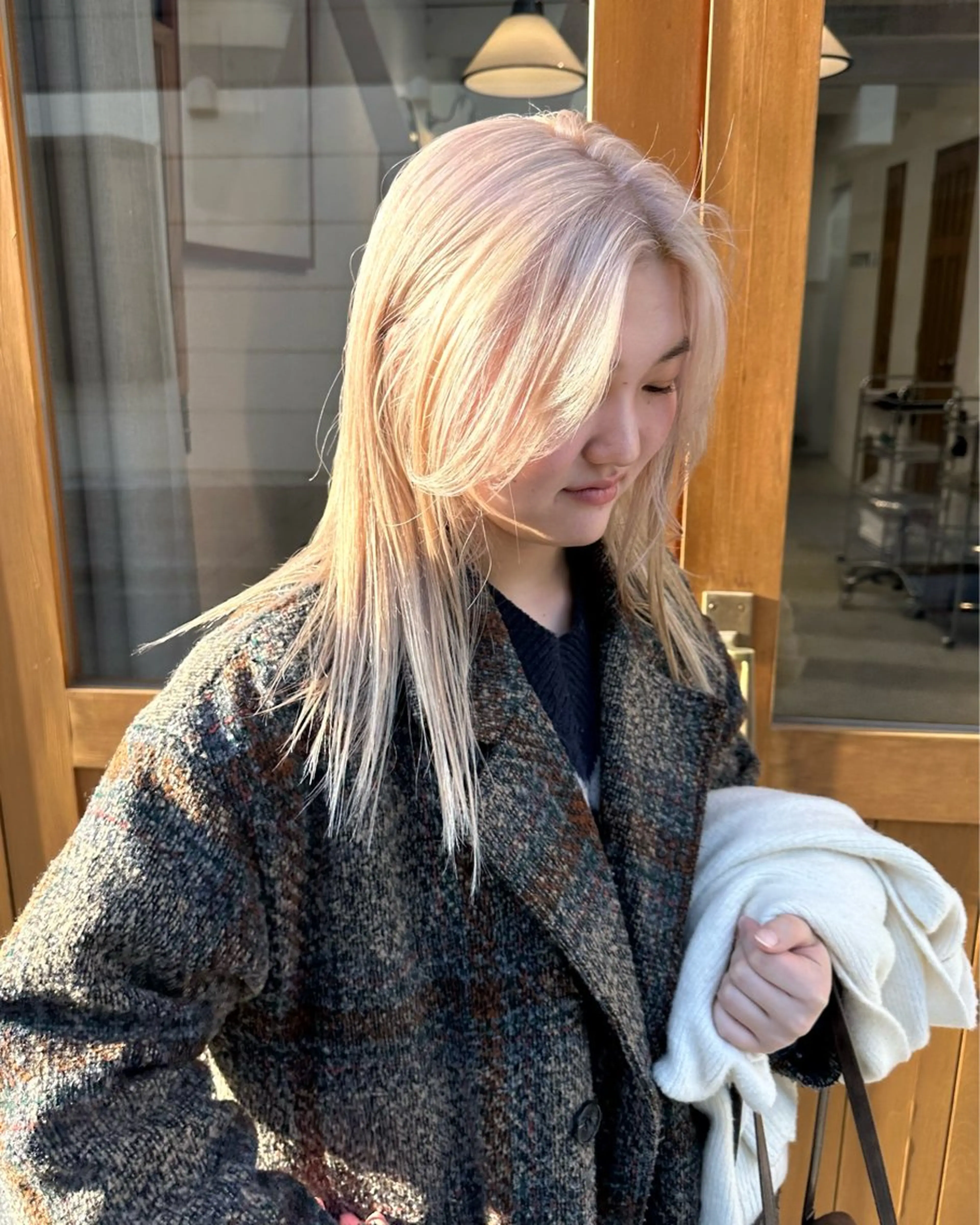 セミロング ササキカズマ〻透明感 〻色落ち〻赤み消しのヘアスタイル