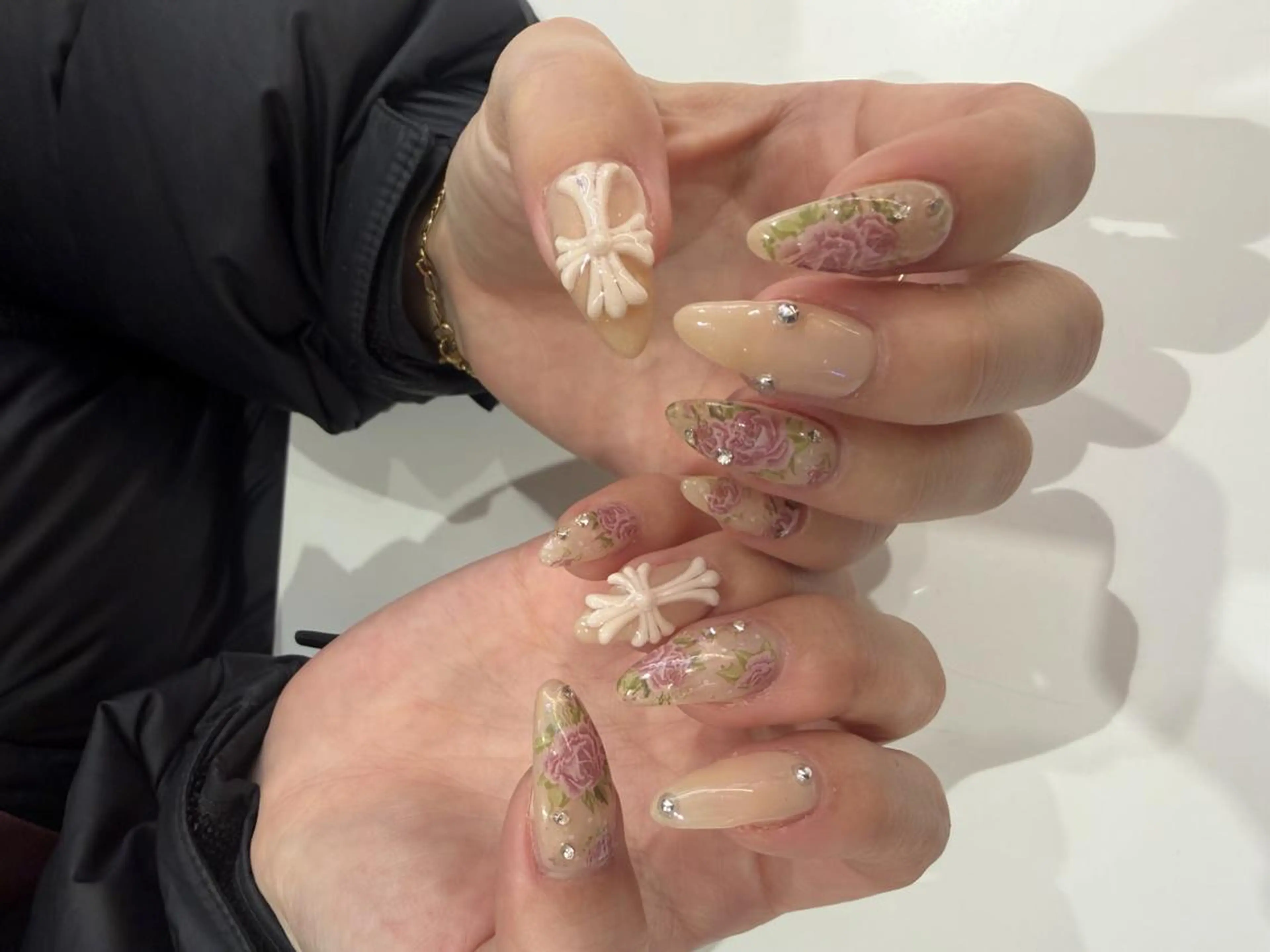 ネイル ハンドネイル フットネイル lili.nail y2k/長さ出しのネイルデザイン
