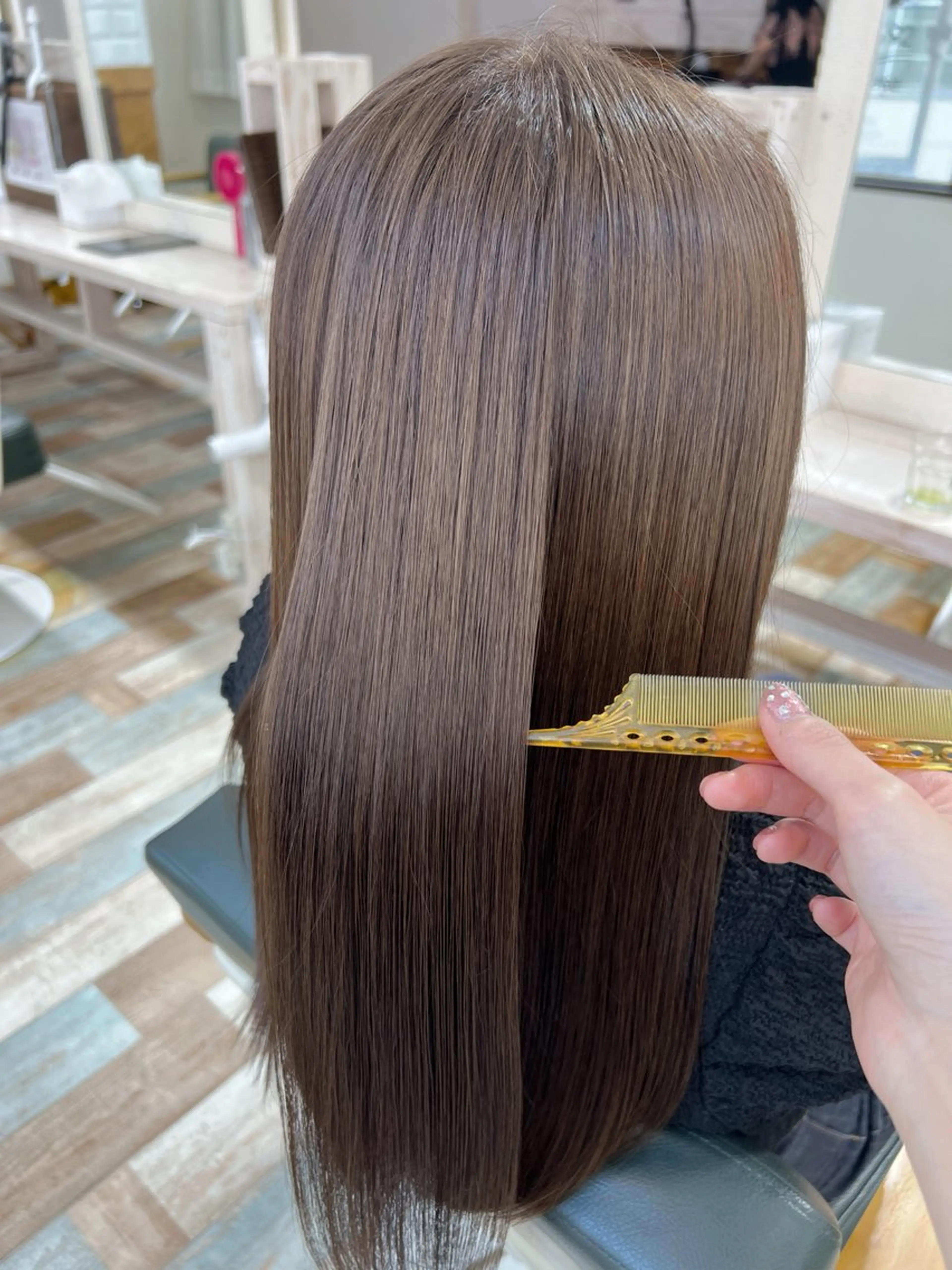 ロング カラー デザインカラー イヤリングカラー ハイライトカラー ボブ 顔周りカット カット ヘアカラー 縮毛矯正 KANA/ボブ/ インナーカラー/艶髪のヘアスタイル