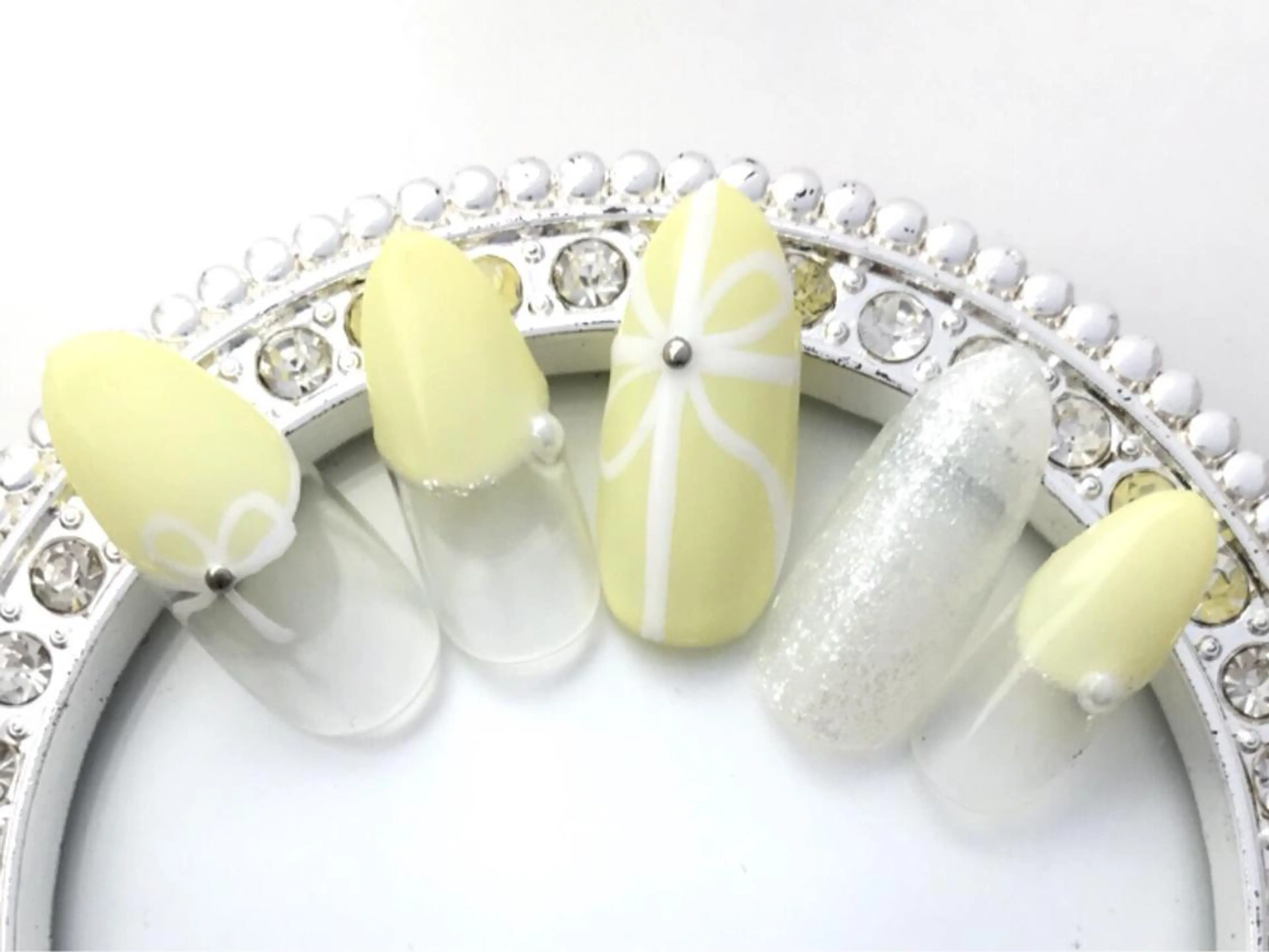 ネイル トップネイリスト Ribbon立川店のネイルデザイン