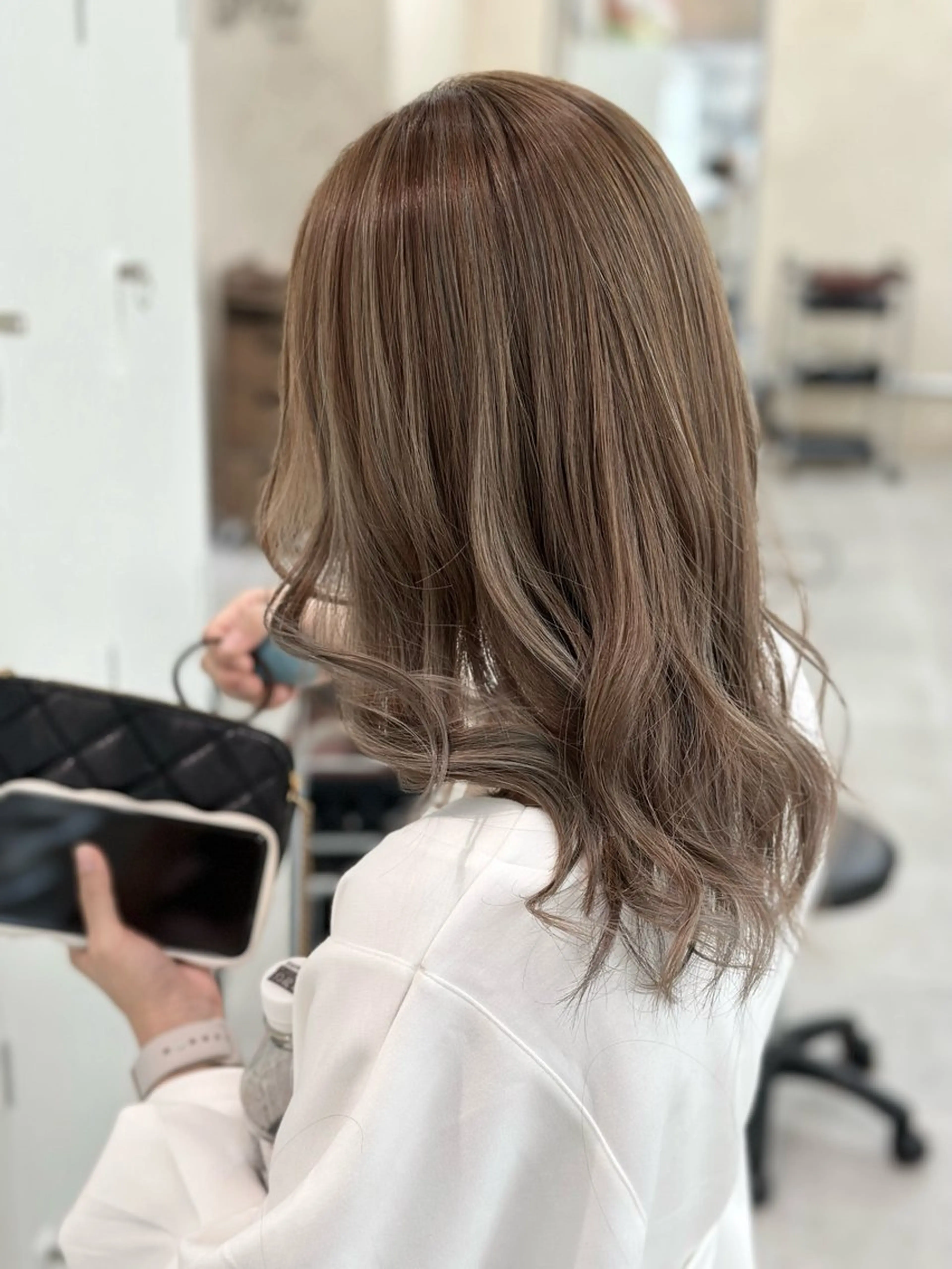 セミロング カラー 🤍透明感カラー🤍 Moeのヘアスタイル