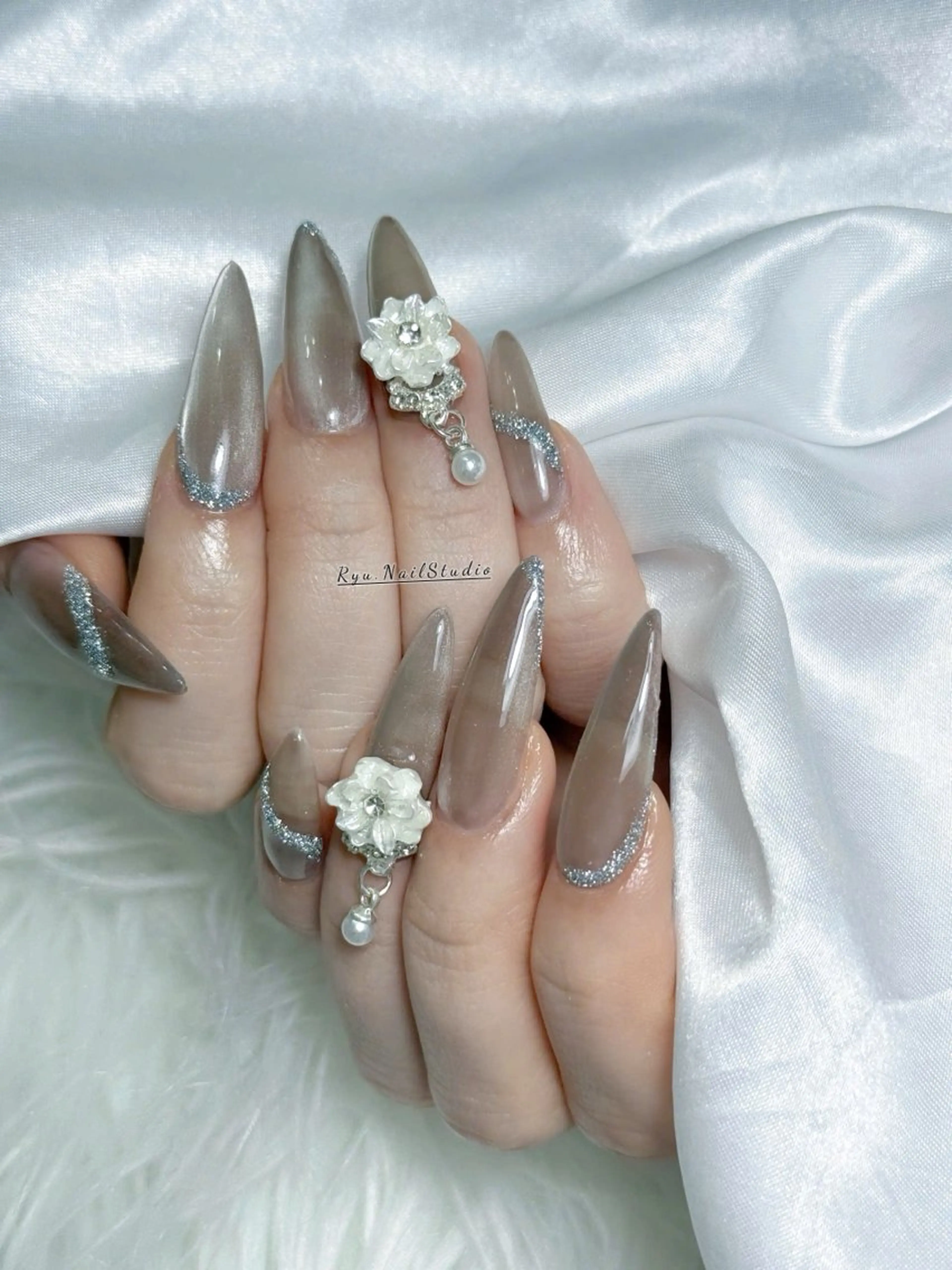 ネイル アートネイル フレンチネイル ジェルネイル キラキラネイル ニュアンスネイル Ryu Nail YukiChanのネイルデザイン