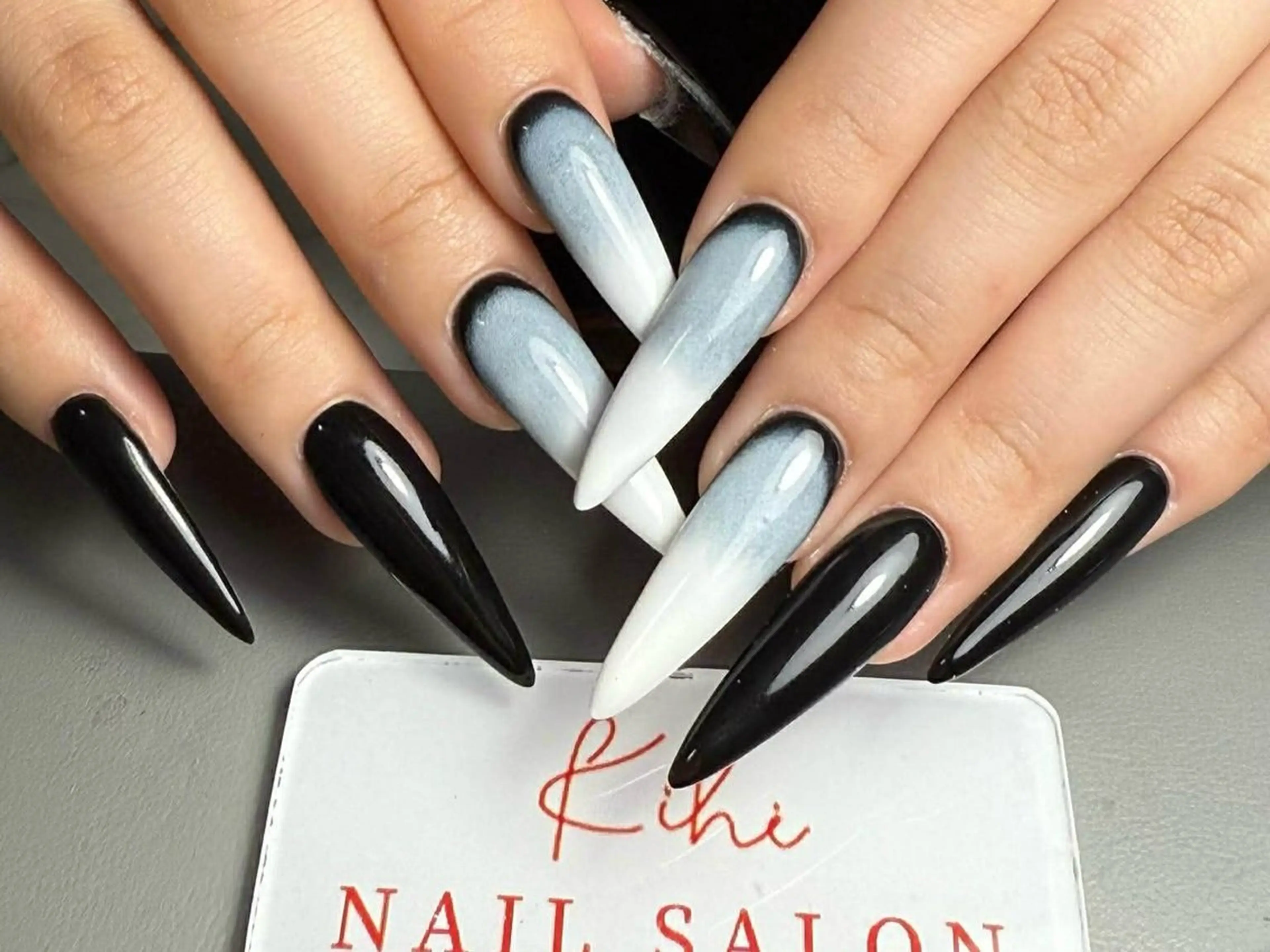 ネイル アートネイル フレンチネイル ジェルネイル グラデーション 韓国ネイル ハンドネイル さくら💮💮 【オフ無料】のネイルデザイン