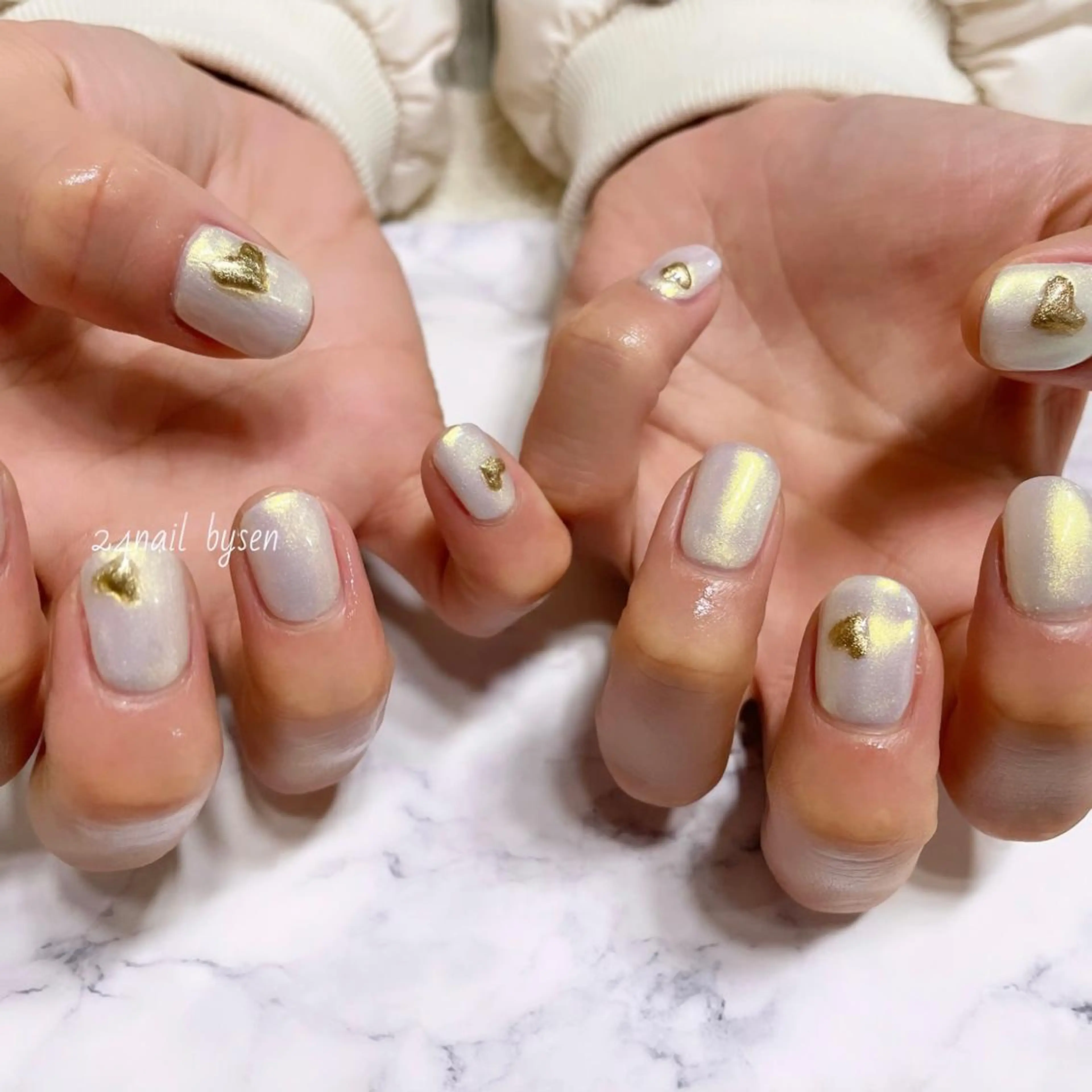 ネイル オーロラネイル ゴールド ハート ミラーネイル ぷっくりネイル Atelier by 24nail/Ayaのネイルデザイン