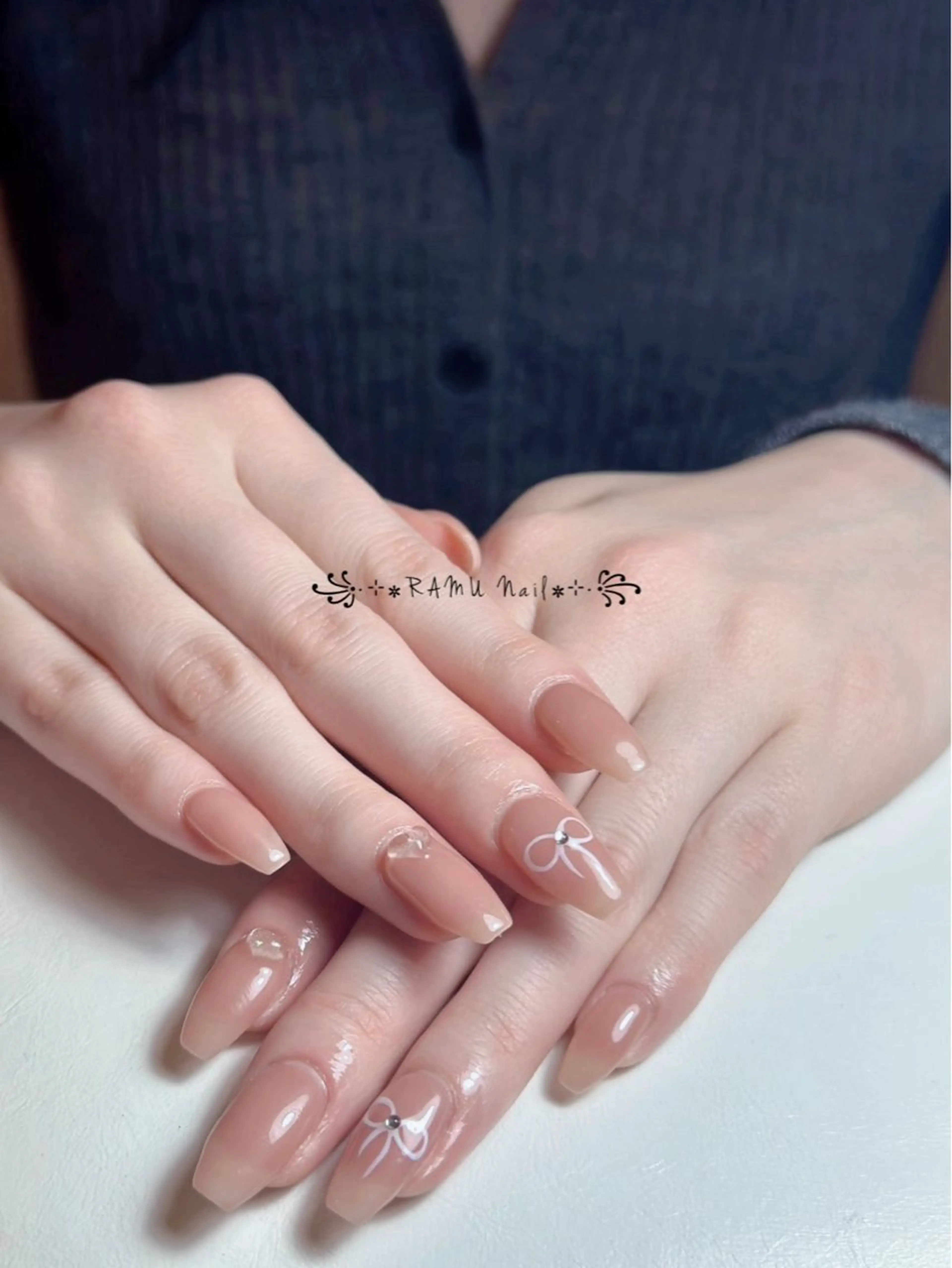 ネイル キラキラネイル 韓国ネイル バレンタイン ワンホンネイル ハンドネイル RAMU Nail 恵比寿店のネイルデザイン